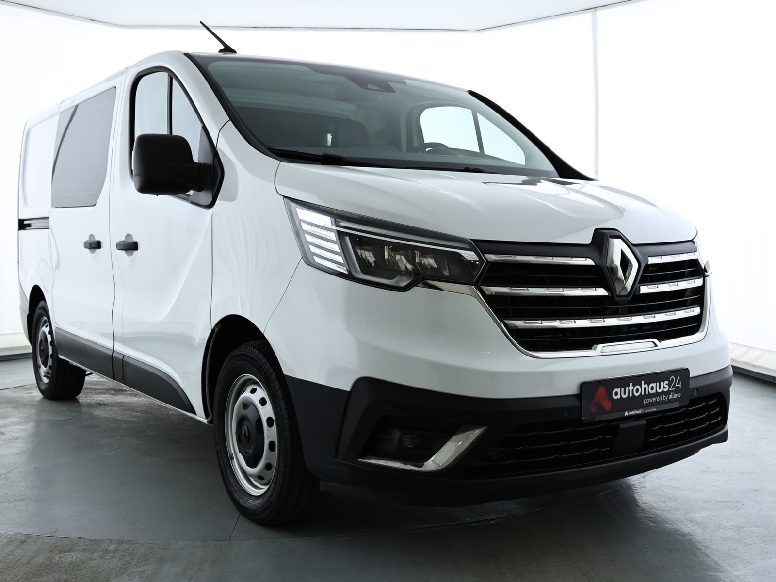 Renault Trafic Transporter RENAULT Trafic TRAFIC Komfort L1H1 3,0t Blue dCi 150 Kastenwagen #1