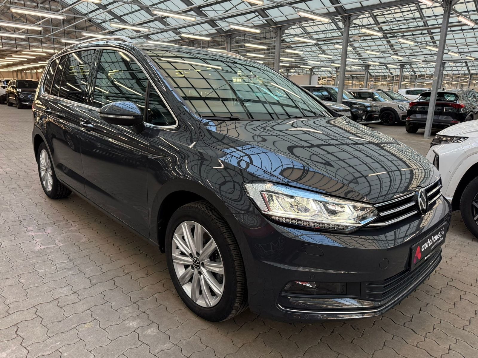 Volkswagen Touran Kleinbus / Van VOLKSWAGEN Touran 1.5 TSI OPF DSG Highline Kompaktvan #1