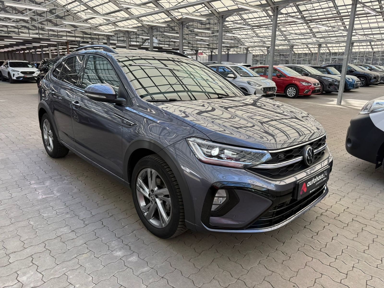 Volkswagen Taigo SUV / Crossover / Geländewagen VOLKSWAGEN Taigo 1.0 TSI OPF 81 kW DSG R-Line Sports Utility Vehicle #1