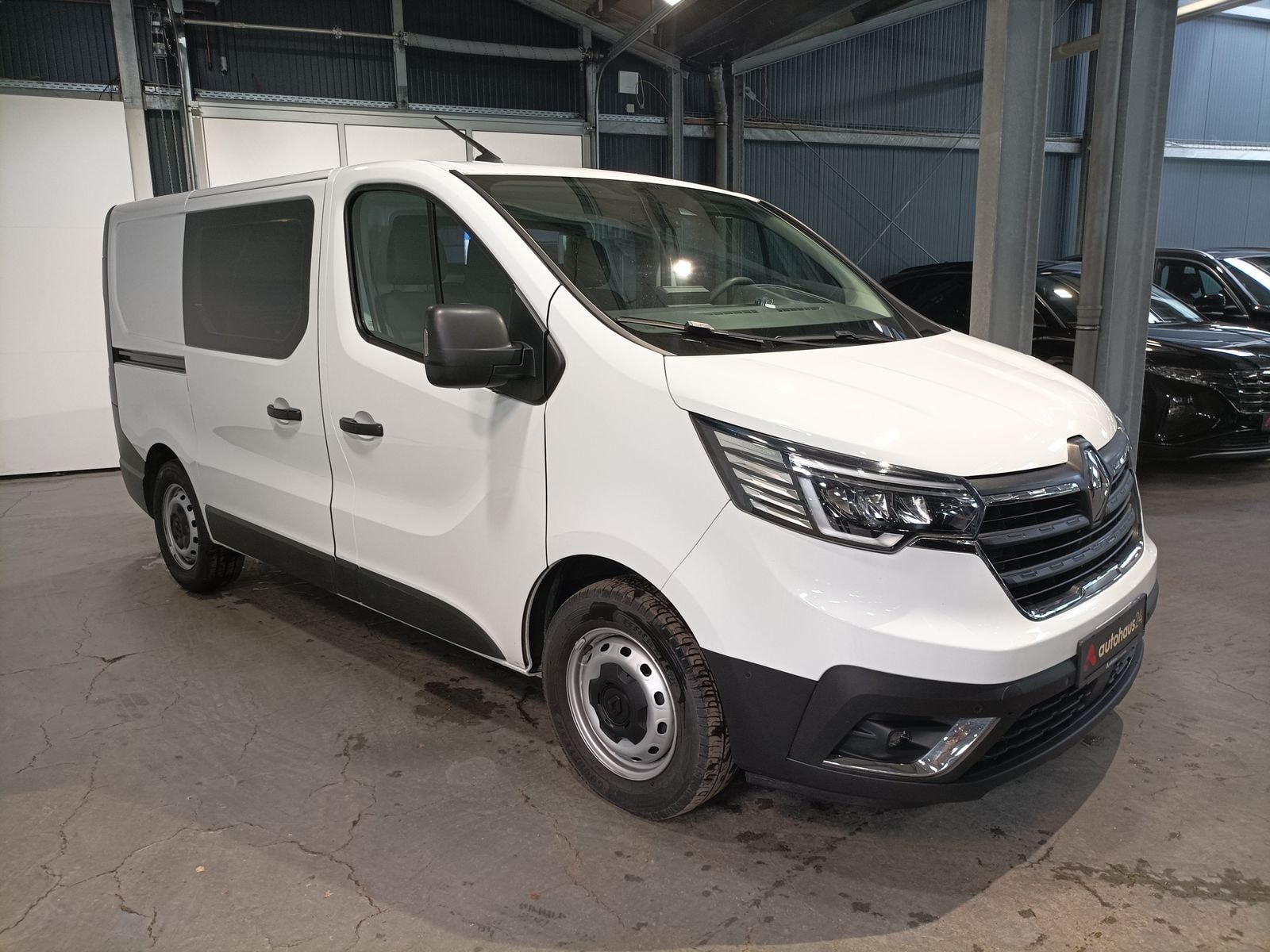 Renault Trafic Transporter RENAULT Trafic TRAFIC Komfort L1H1 3,0t Blue dCi 150 Kastenwagen #1