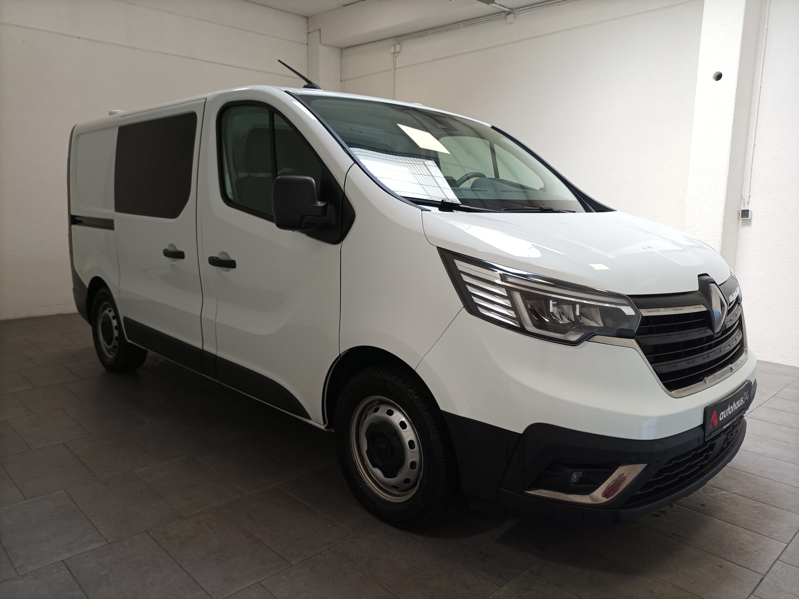 Renault Trafic Transporter RENAULT Trafic TRAFIC Komfort L1H1 3,0t Blue dCi 150 Kastenwagen #1