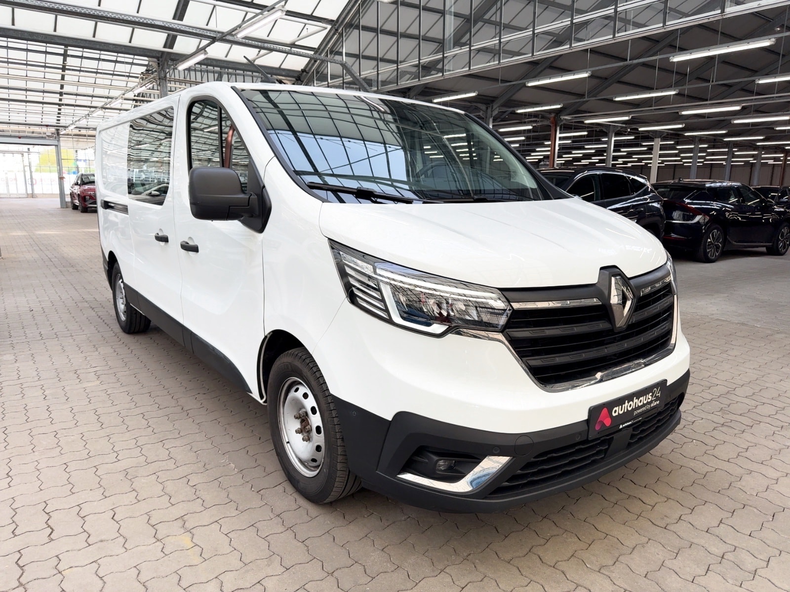 Renault Trafic Transporter RENAULT Trafic TRAFIC Komfort L2H1 3,1t Blue dCi 150 Kastenwagen #1