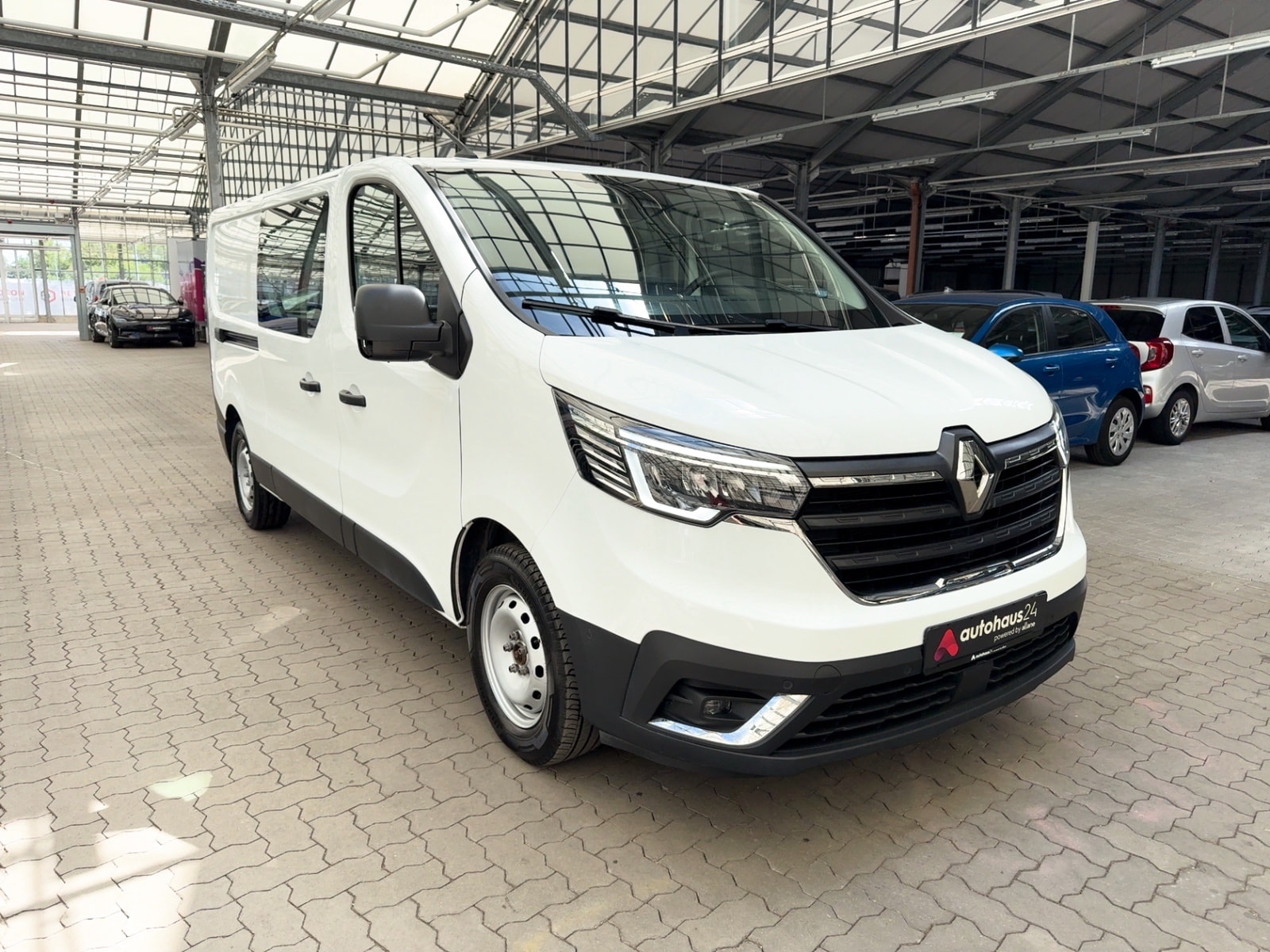 Renault Trafic Transporter RENAULT Trafic TRAFIC Komfort L2H1 3,1t Blue dCi 150 Kastenwagen #1