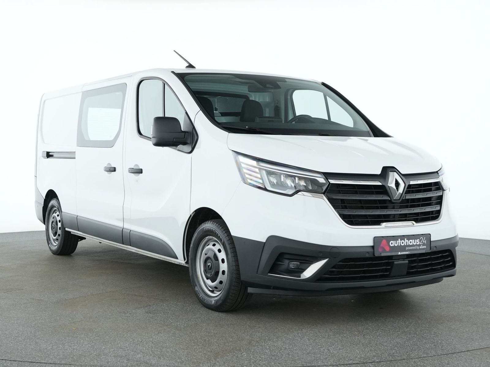 Renault Trafic Transporter RENAULT Trafic TRAFIC Komfort L2H1 3,1t Blue dCi 150 Kastenwagen #1