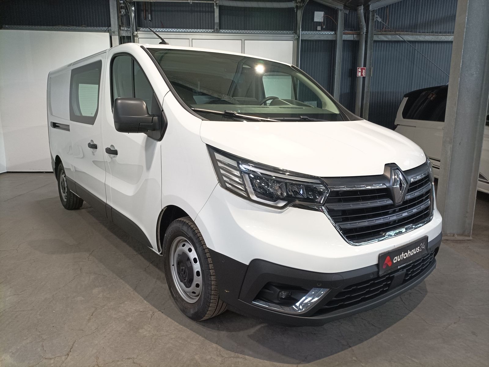 Renault Trafic Transporter RENAULT Trafic TRAFIC Komfort L2H1 3,1t Blue dCi 150 Kastenwagen #1