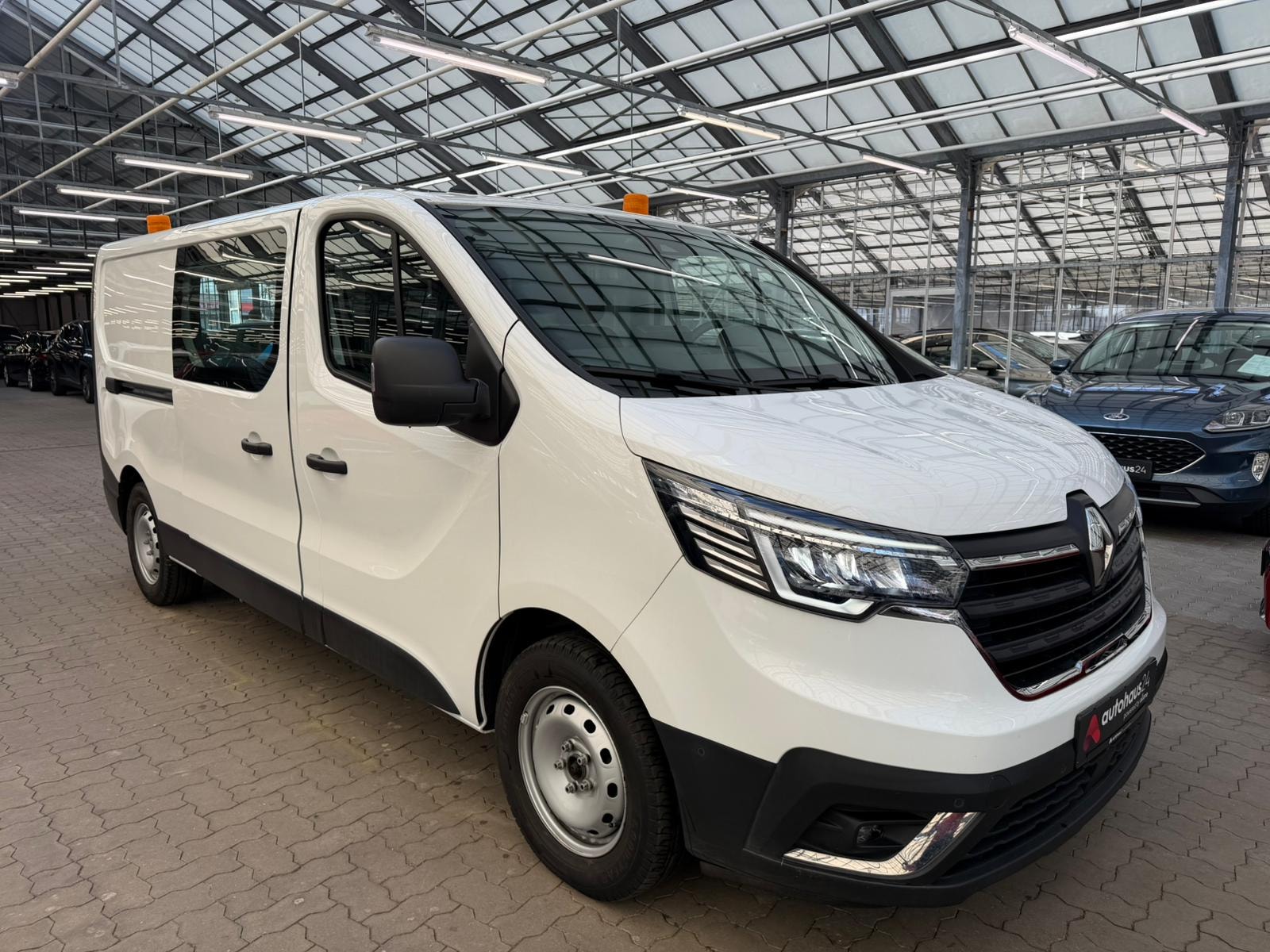 Renault Trafic Transporter RENAULT Trafic TRAFIC Komfort L2H1 3,1t Blue dCi 150 Kastenwagen #1