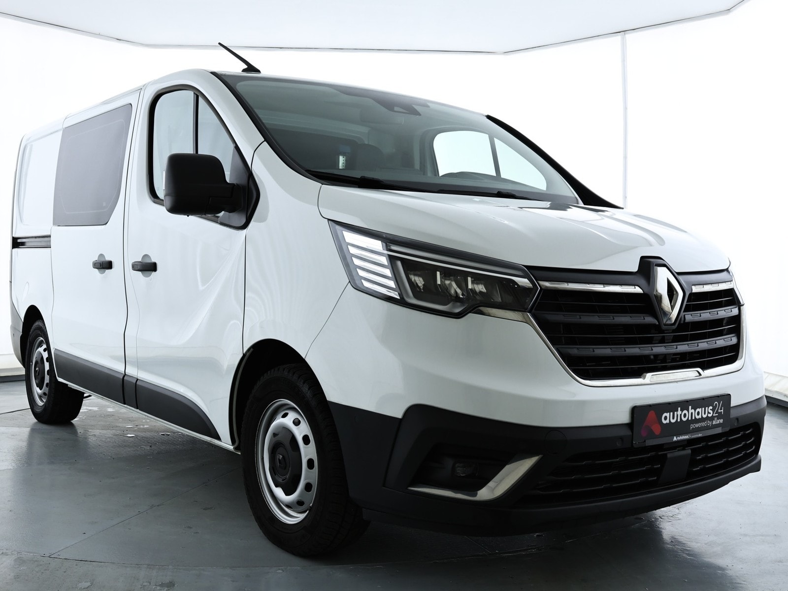 Renault Trafic Transporter RENAULT Trafic TRAFIC Komfort L1H1 3,0t Blue dCi 150 Kastenwagen #1