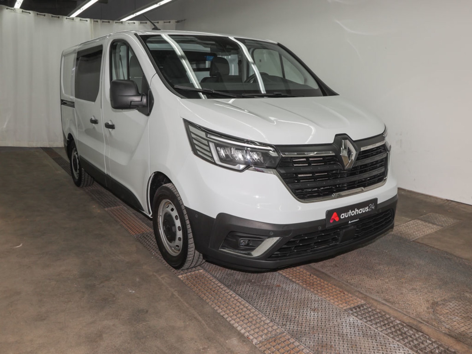 Renault Trafic Transporter RENAULT Trafic TRAFIC Komfort L1H1 3,0t Blue dCi 150 Kastenwagen #1