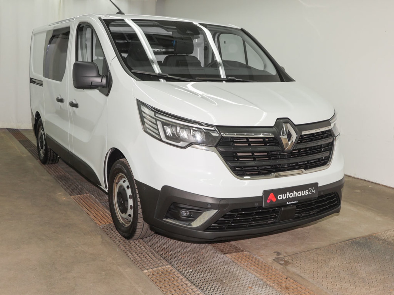 Renault Trafic Transporter RENAULT Trafic TRAFIC Komfort L1H1 3,0t Blue dCi 150 Kastenwagen #1