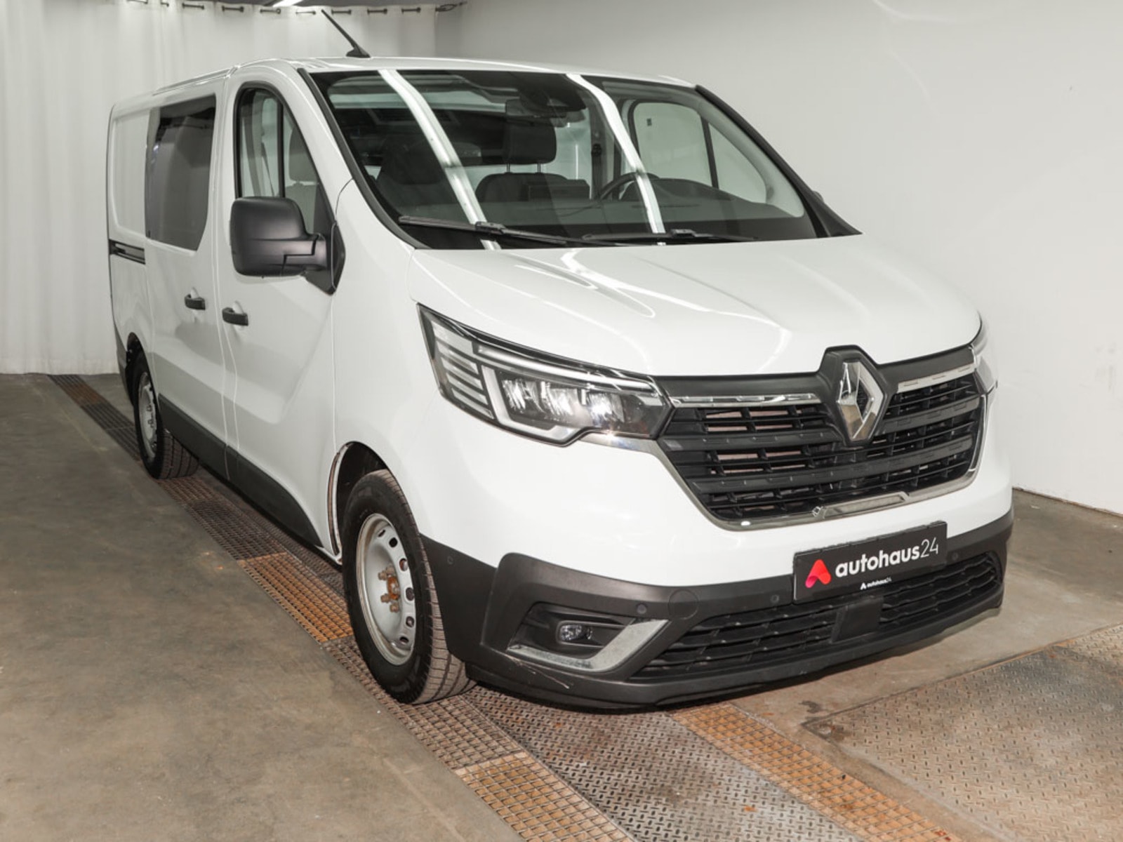 Renault Trafic Transporter RENAULT Trafic TRAFIC Komfort L1H1 3,0t Blue dCi 150 Kastenwagen #1