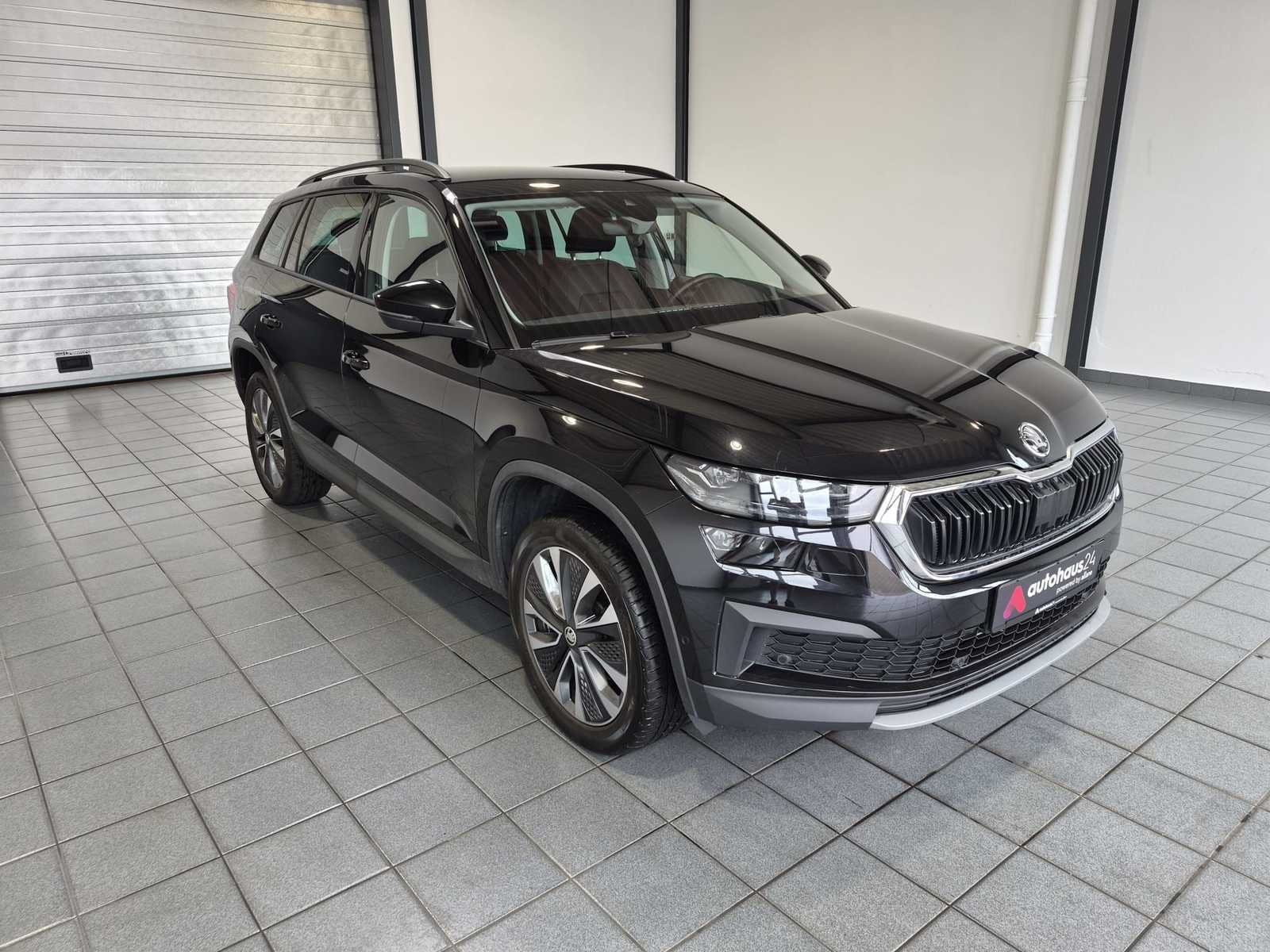 ŠKODA Kodiaq SUV / Crossover / Geländewagen SKODA Kodiaq 2.0l TDI DSG 4x4 CLEVER Sports Utility Vehicle #1