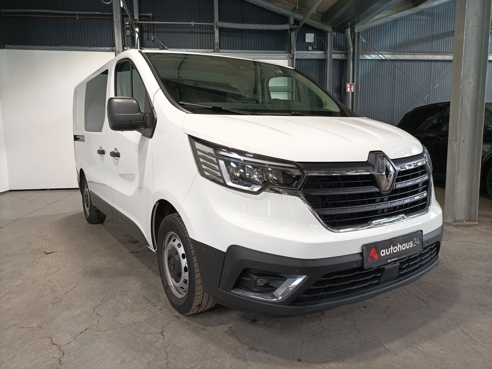 Renault Trafic Transporter RENAULT Trafic TRAFIC Komfort L1H1 3,0t Blue dCi 150 Kastenwagen #1