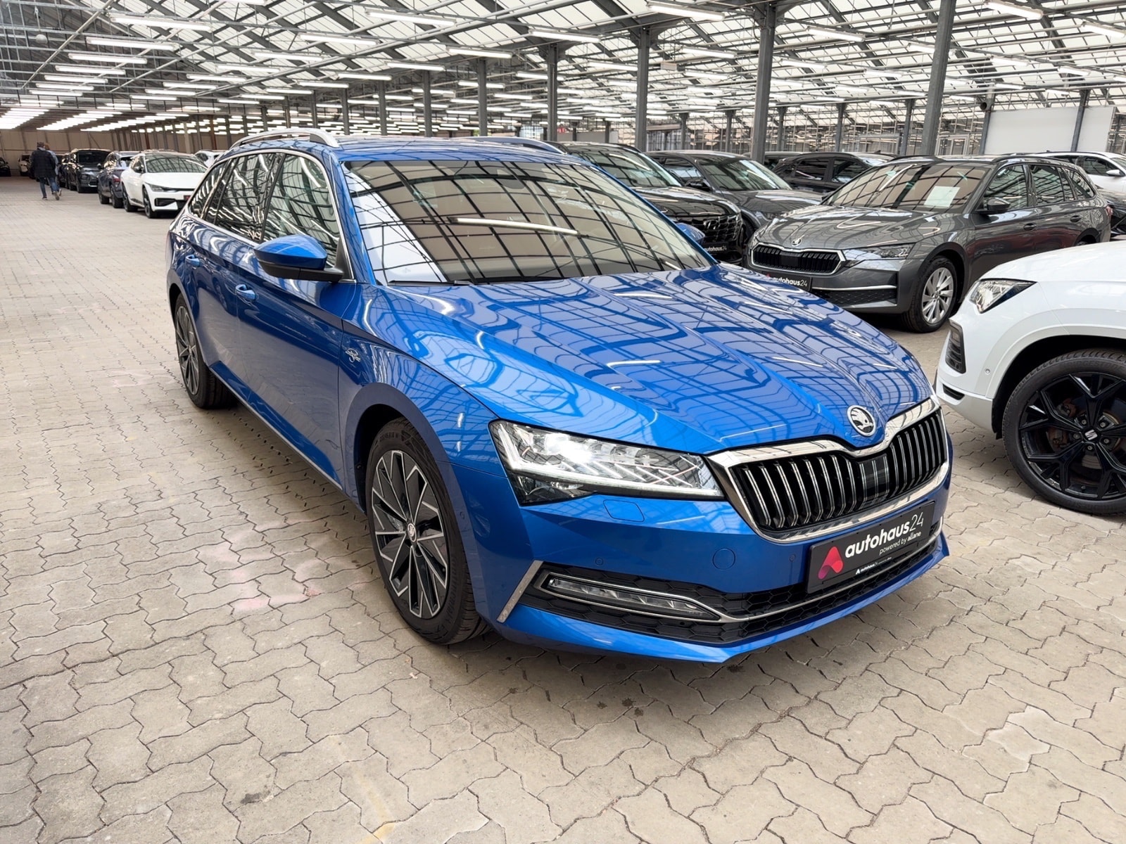 ŠKODA Superb Kombi SKODA Superb 2.0 TDI SCR DSG L&K Combi Kombi #1