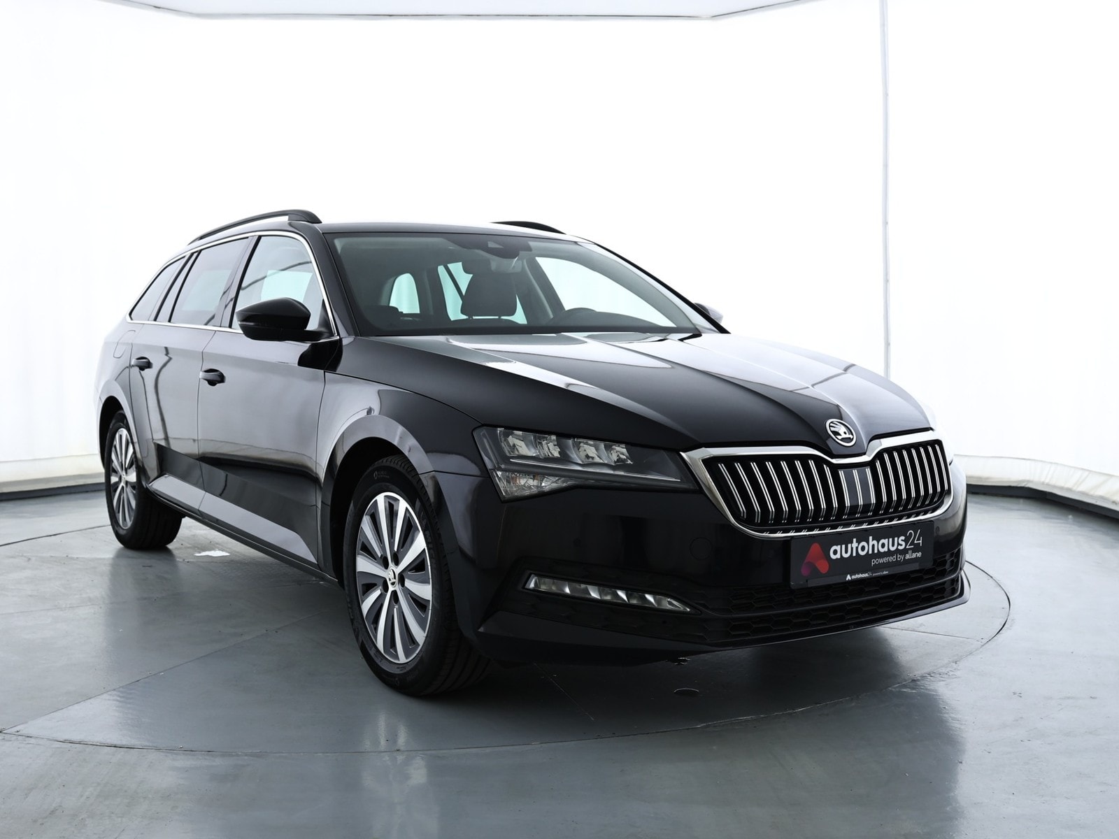 ŠKODA Superb Kombi SKODA Superb 2.0 TDI SCR DSG AMBITION Combi Kombi #1