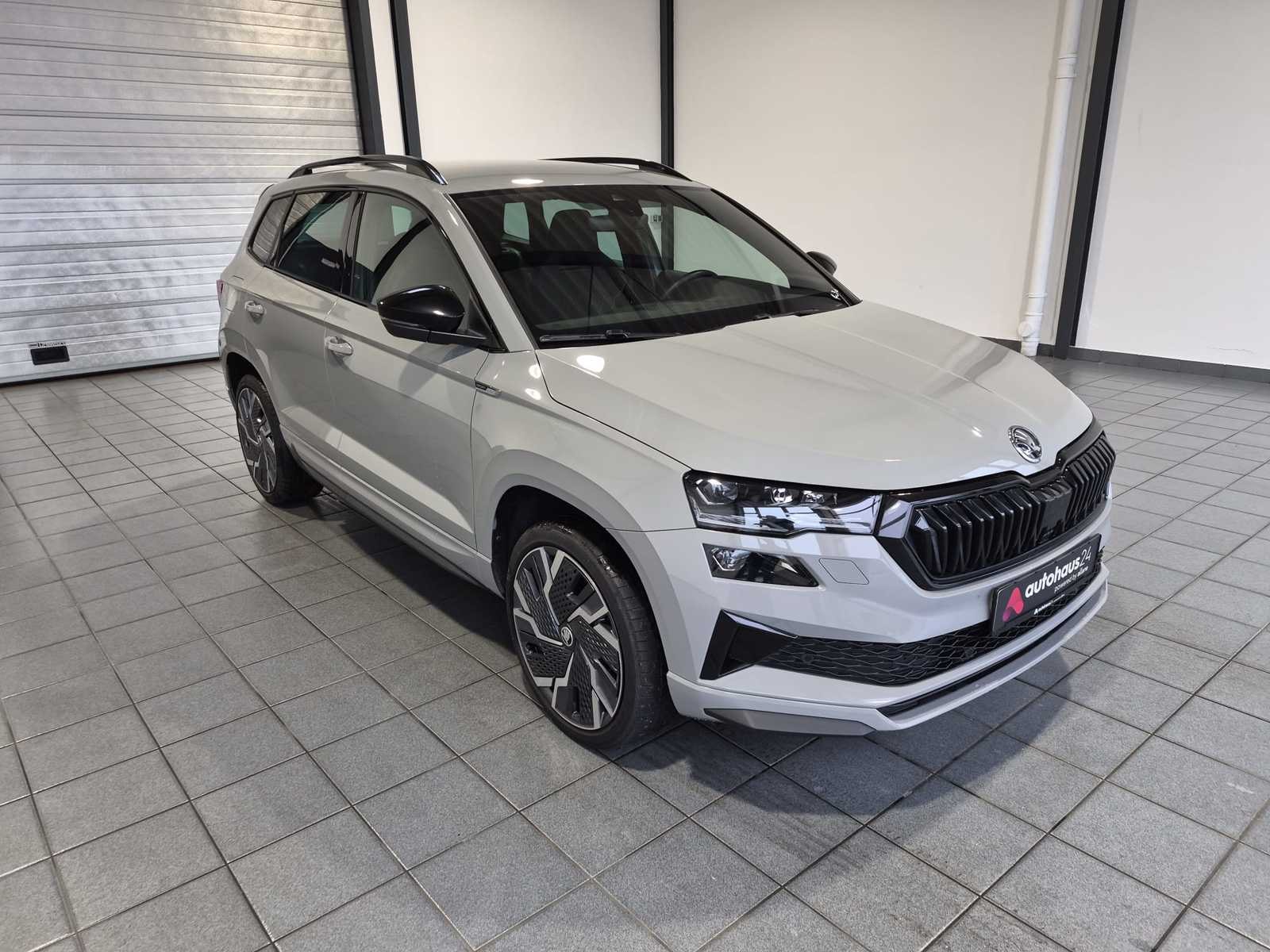 ŠKODA Karoq SUV / Crossover / Geländewagen SKODA Karoq 2.0l TDI SPORTLINE Sports Utility Vehicle #1