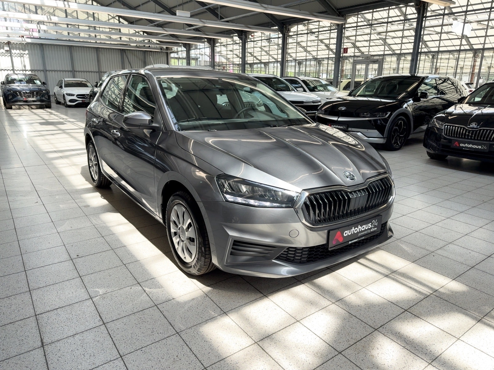 ŠKODA Fabia Limousine SKODA Fabia 1.0l MPI 59kW AMBITION Schräghecklimousine #1