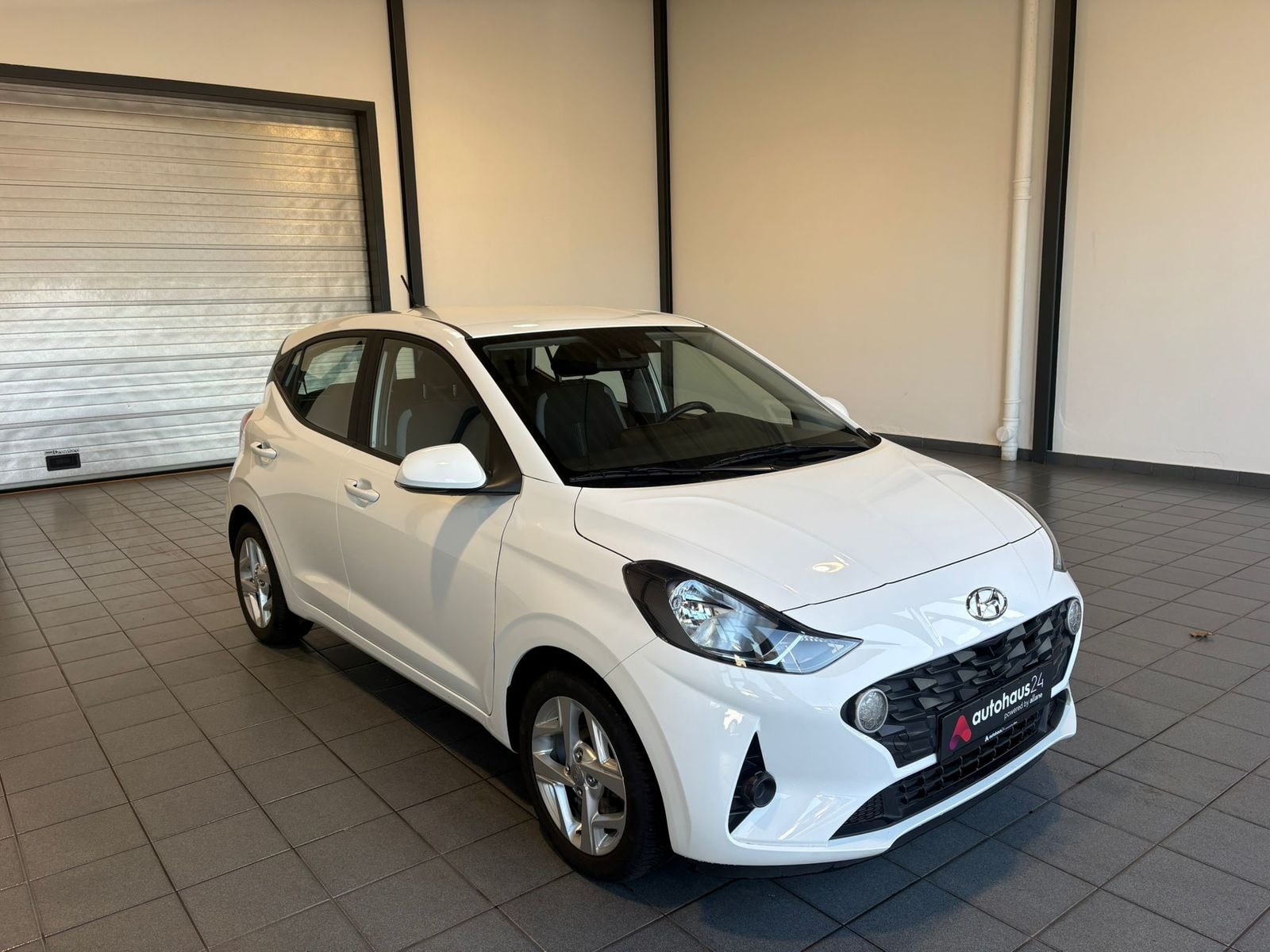 Hyundai i10 Schräghecklimousine HYUNDAI i10 1.0 Trend AMT Schräghecklimousine #1