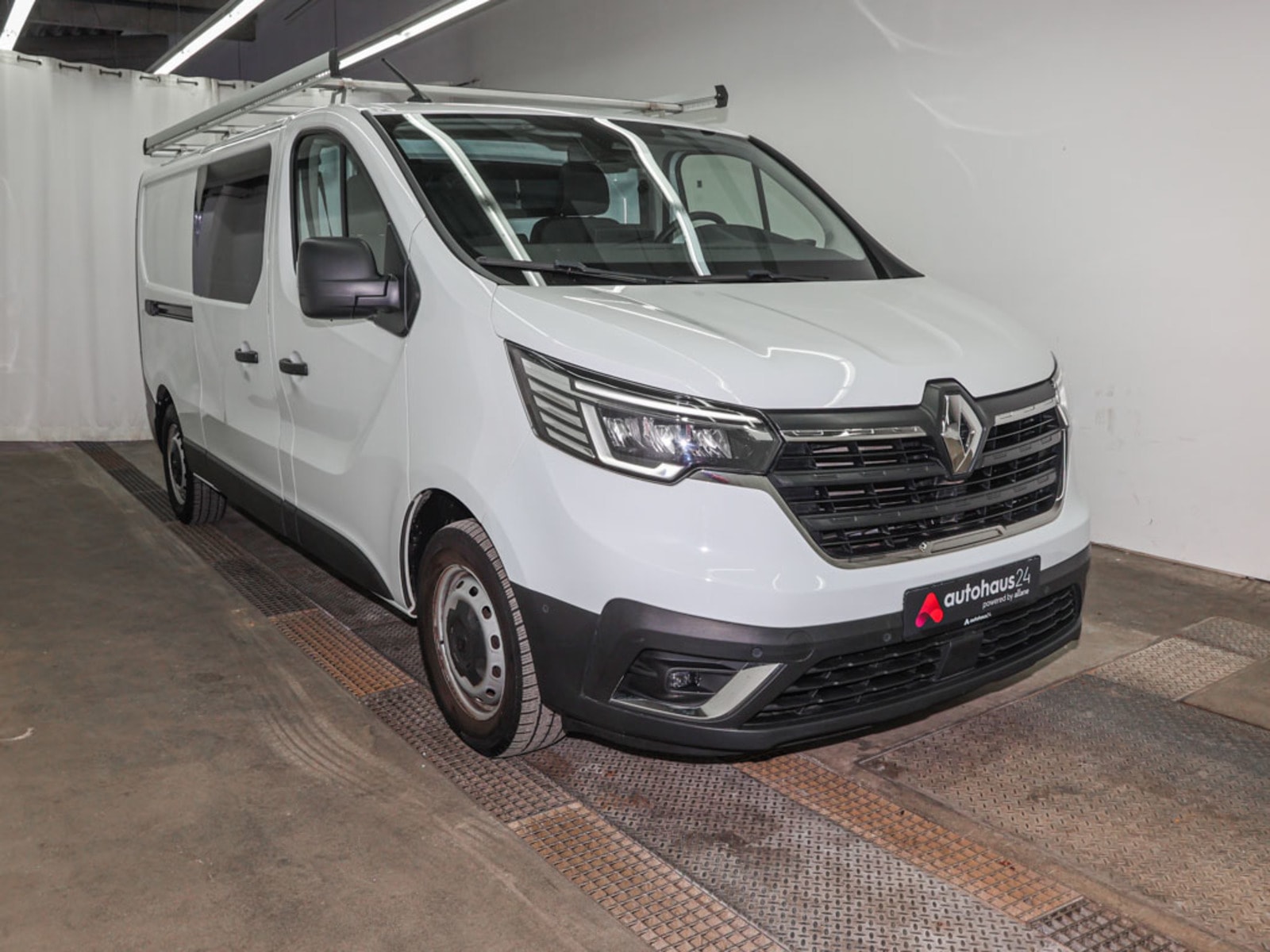 Renault Trafic Transporter RENAULT Trafic TRAFIC Komfort L2H1 3,1t Blue dCi 150 Kastenwagen #1