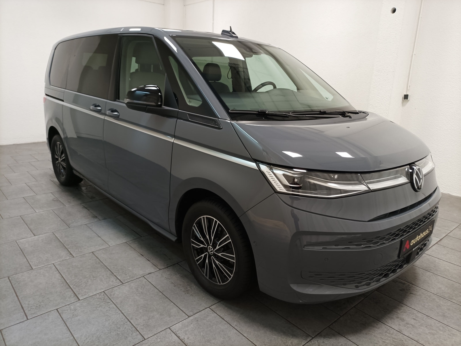 Volkswagen Multivan Kleinbus / Van VOLKSWAGEN Multivan 2,0 TDI SCR DSG Style Bus #1