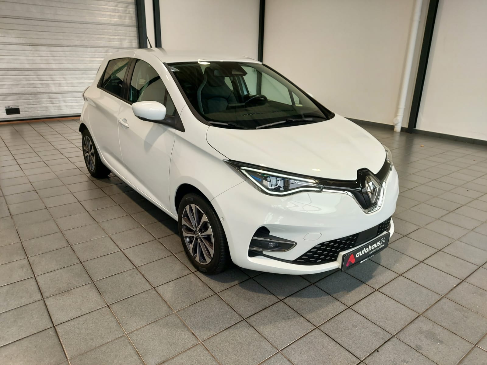 Renault ZOE Schräghecklimousine RENAULT ZOE Intens R135/Z.E. 50 Batteriekauf Schräghecklimousine #1