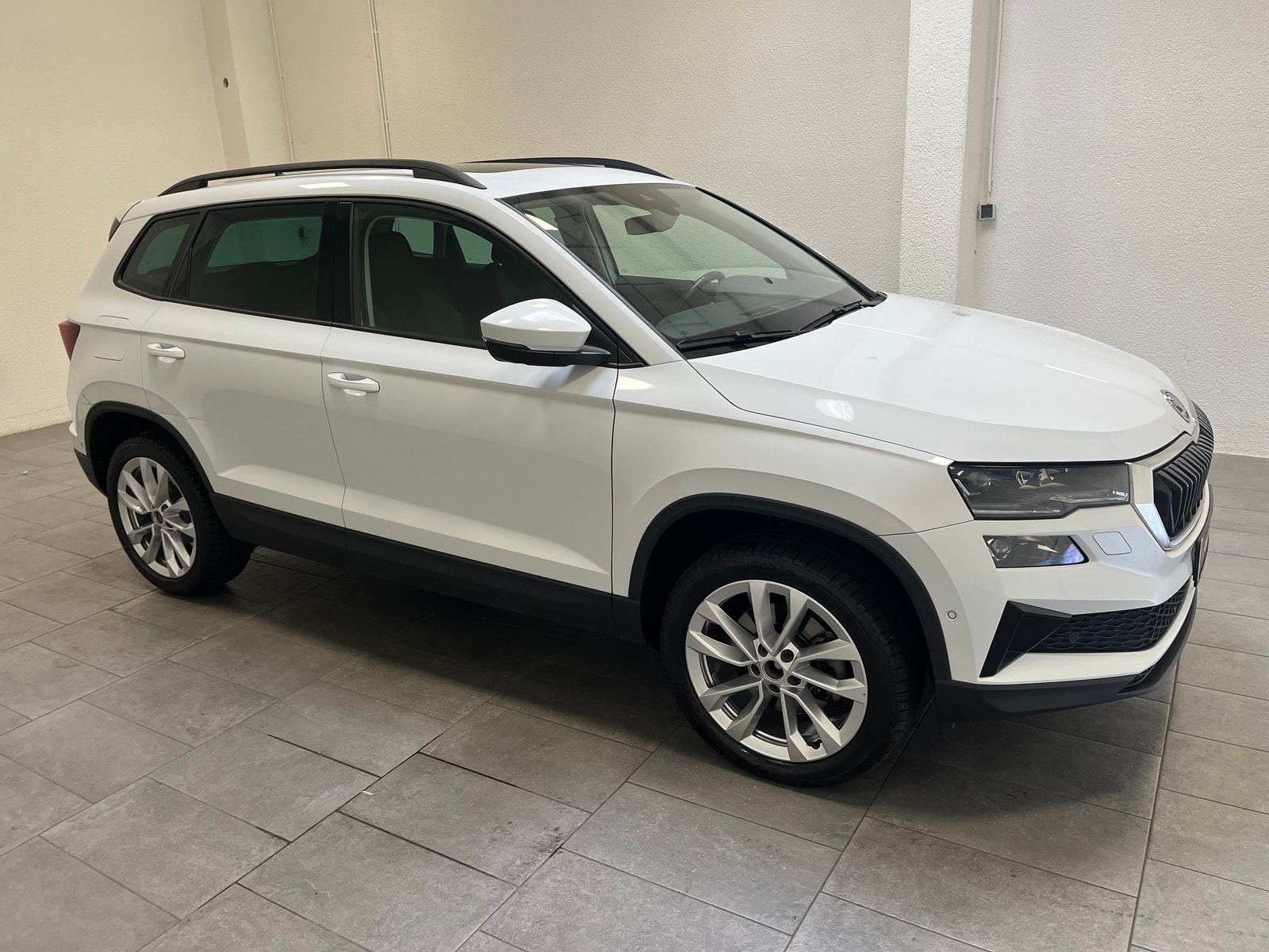 ŠKODA Karoq SUV / Crossover / Geländewagen SKODA Karoq 2.0l TDI 85kW DSG STYLE Sports Utility Vehicle #1