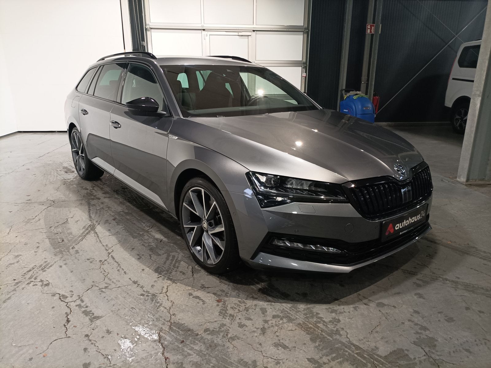 ŠKODA Superb Kombi SKODA Superb 2.0 TSI 140kW DSG SPORTLINE COMBI Kombi #1