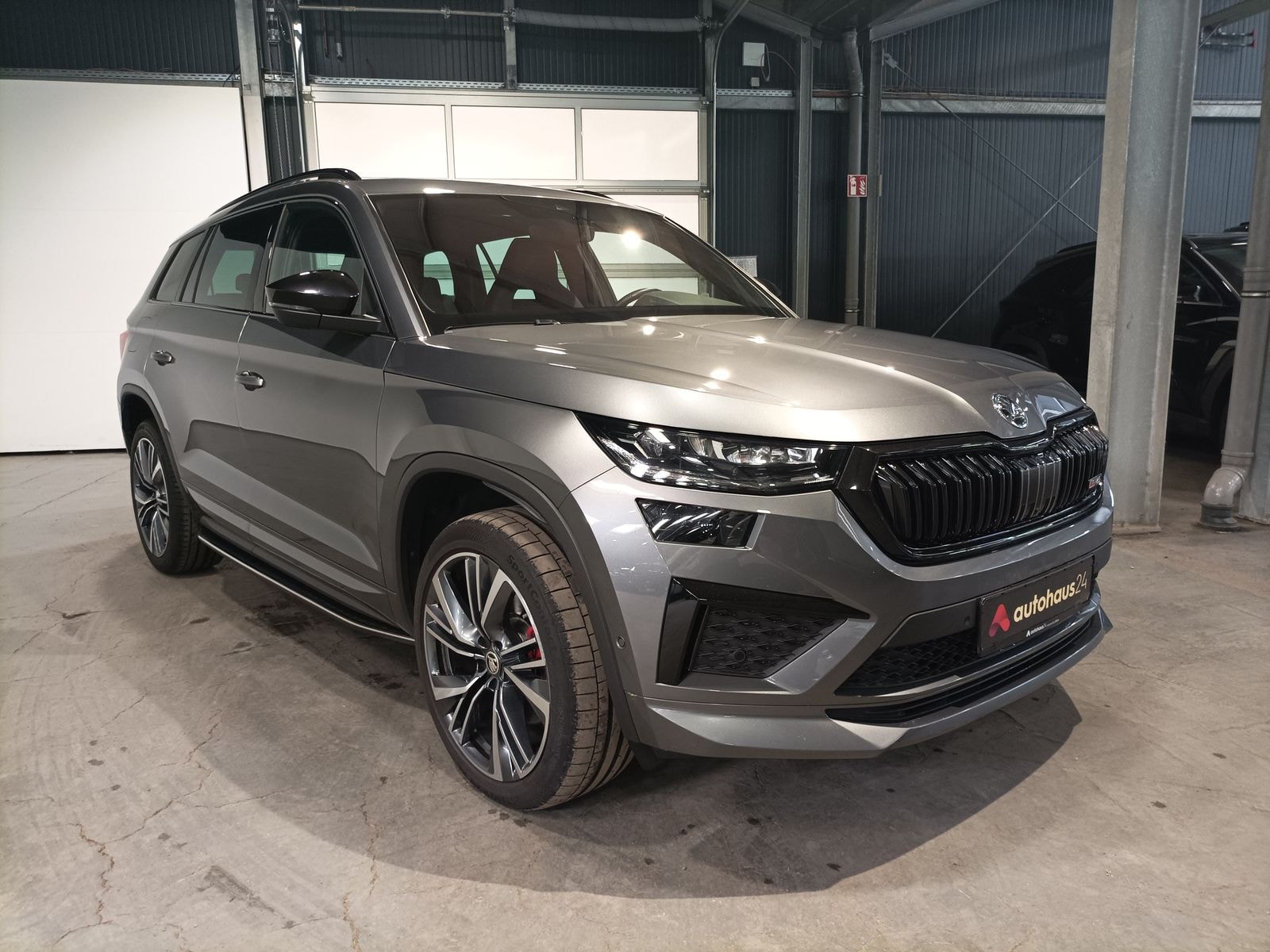 ŠKODA Kodiaq SUV / Crossover / Geländewagen SKODA Kodiaq 2.0 TSI DSG 4x4 RS Sports Utility Vehicle #1