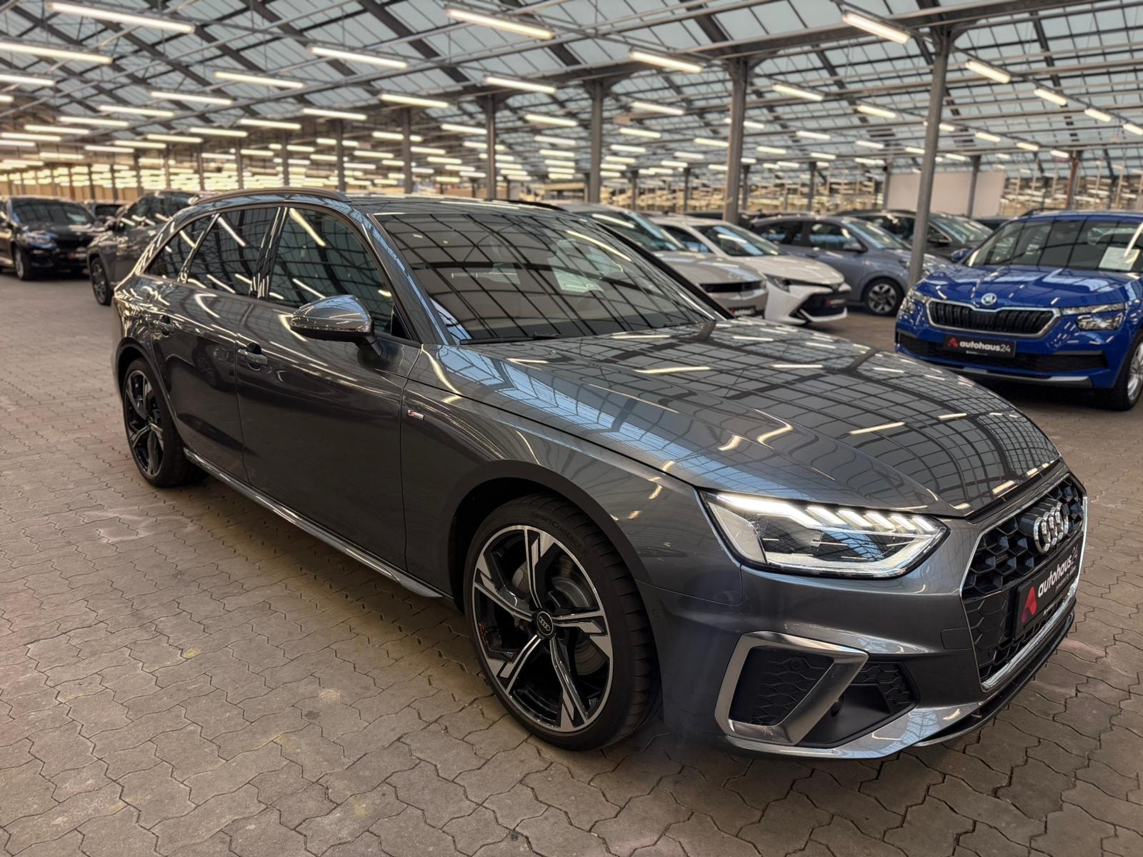 Audi A4 Kombi AUDI A4 40 TDI S tr. quattro S line Avant Kombi #1