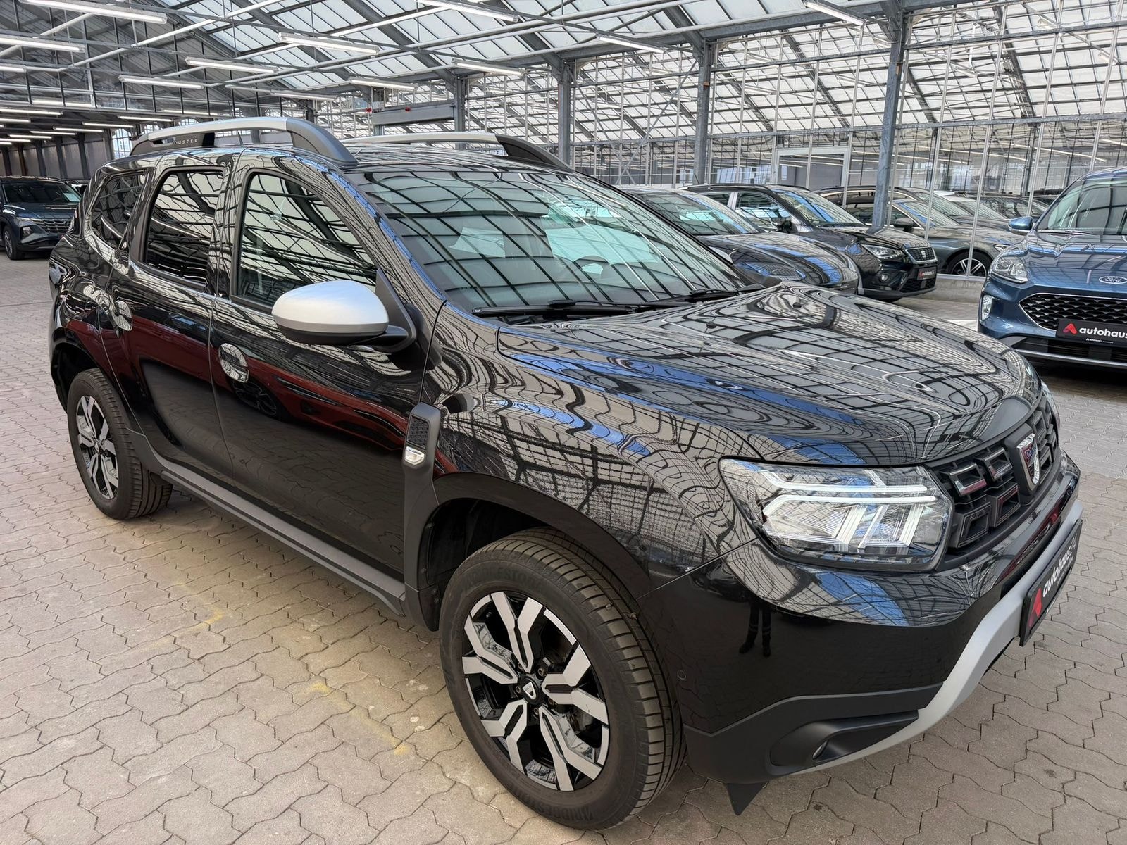 Dacia Duster SUV / Crossover / Geländewagen DACIA Duster Blue dCi 115 2WD Prestige Sports Utility Vehicle #1