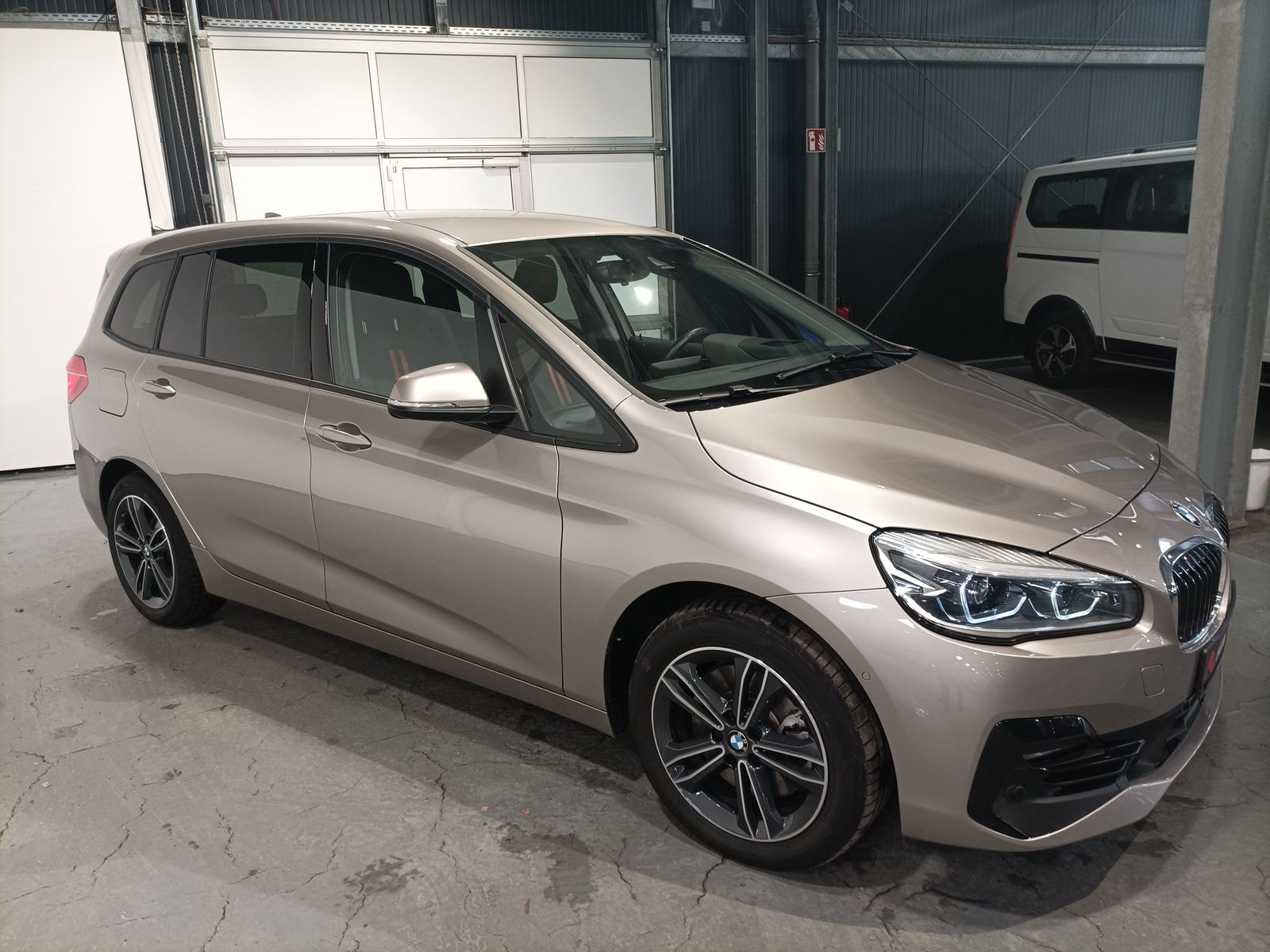 BMW 2er Gran Tourer Kleinbus / Van BMW 2er Gran Tourer 220i Steptronic Sport Line Kompaktvan #1