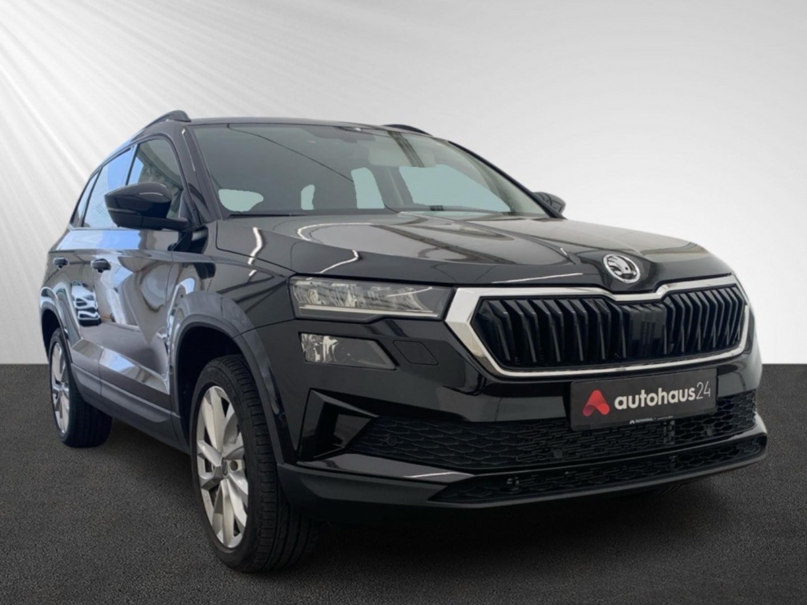 ŠKODA Karoq SUV / Crossover / Geländewagen SKODA Karoq 2.0l TDI STYLE Sports Utility Vehicle #1