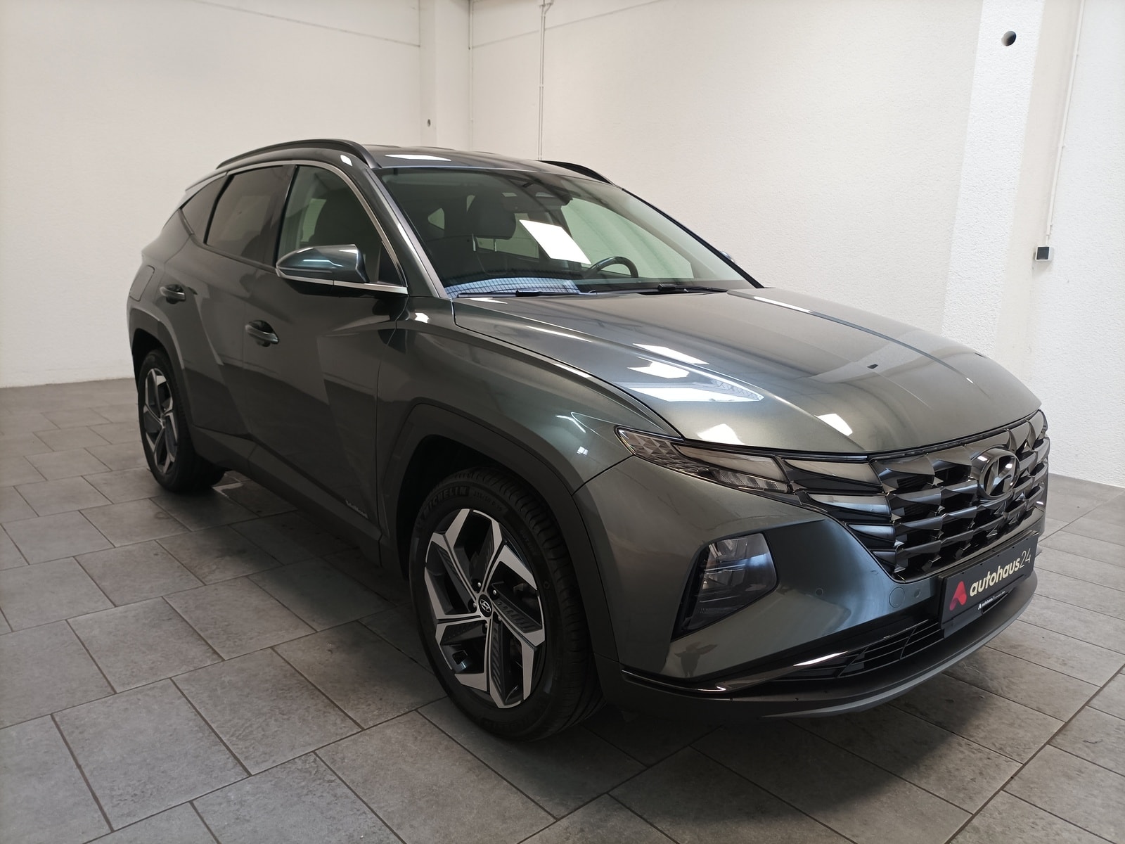 Hyundai Tucson SUV / Crossover / Geländewagen HYUNDAI Tucson 1.6 T-GDI Plug-in Hybrid 4WD Auto Sports Utility Vehicle #1