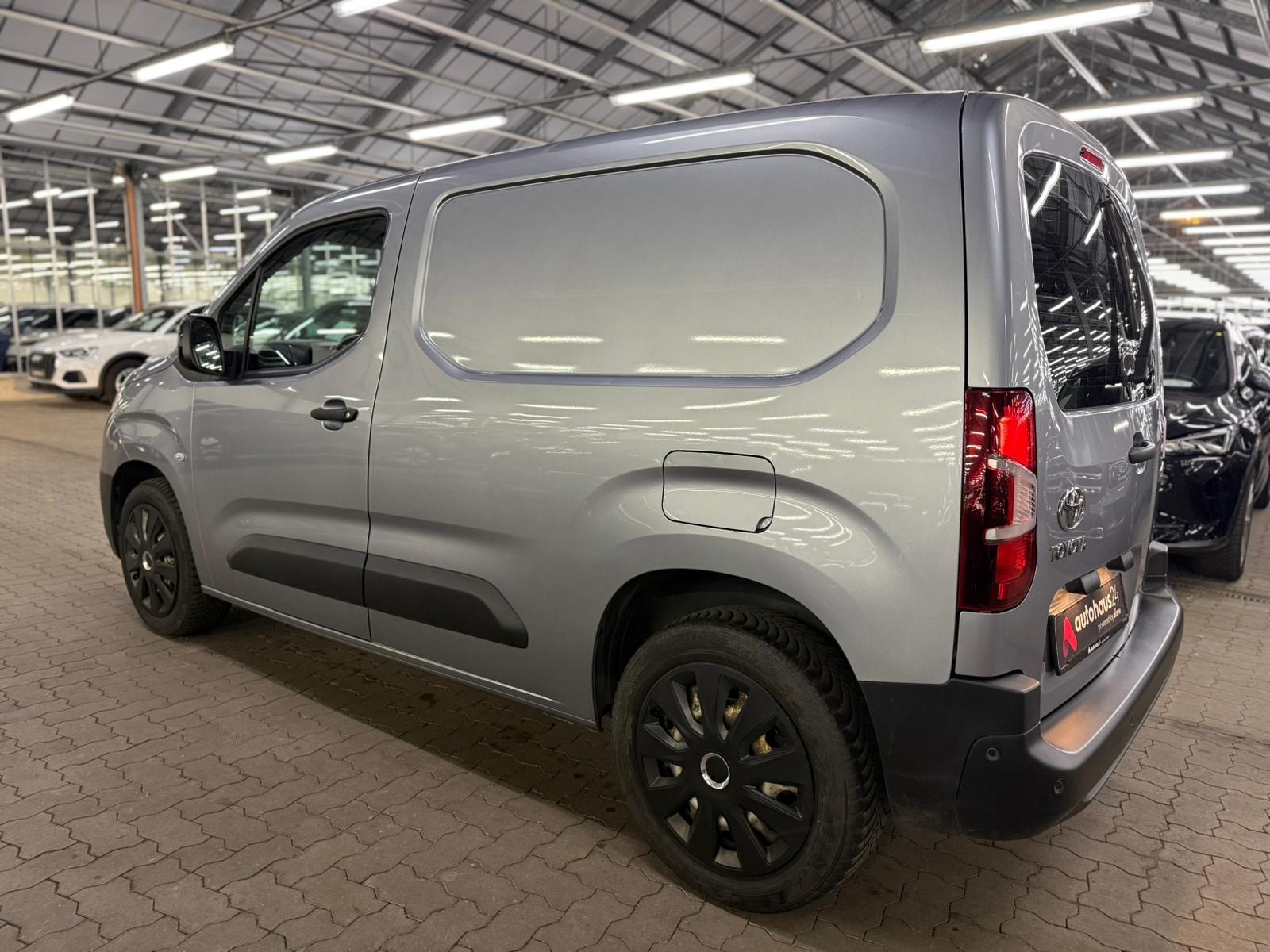 Toyota Proace Transporter Proace City 1.5 D-4D L1 Comfort S/S (EURO 6d) #4