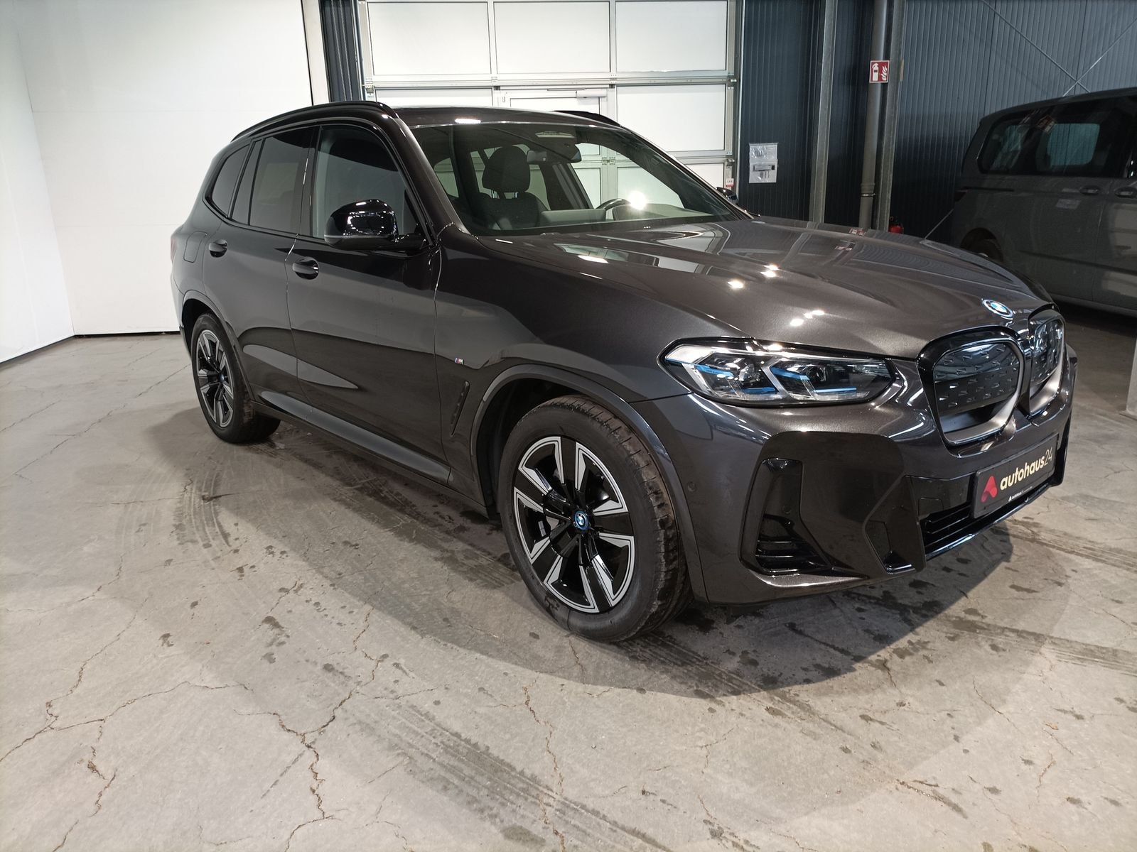 BMW iX3 SUV / Crossover / Geländewagen BMW ix3 80KWH INSPIRING Auto Sports Utility Vehicle #1