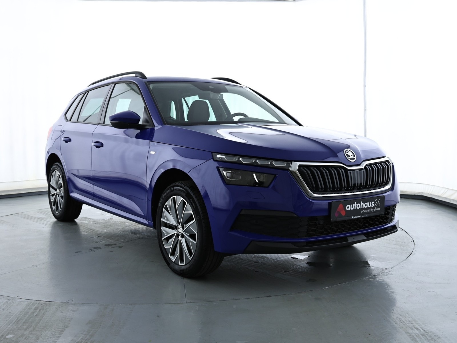 ŠKODA Kamiq SUV / Crossover / Geländewagen SKODA Kamiq 1.5l TSI ACT TOUR Sports Utility Vehicle #1