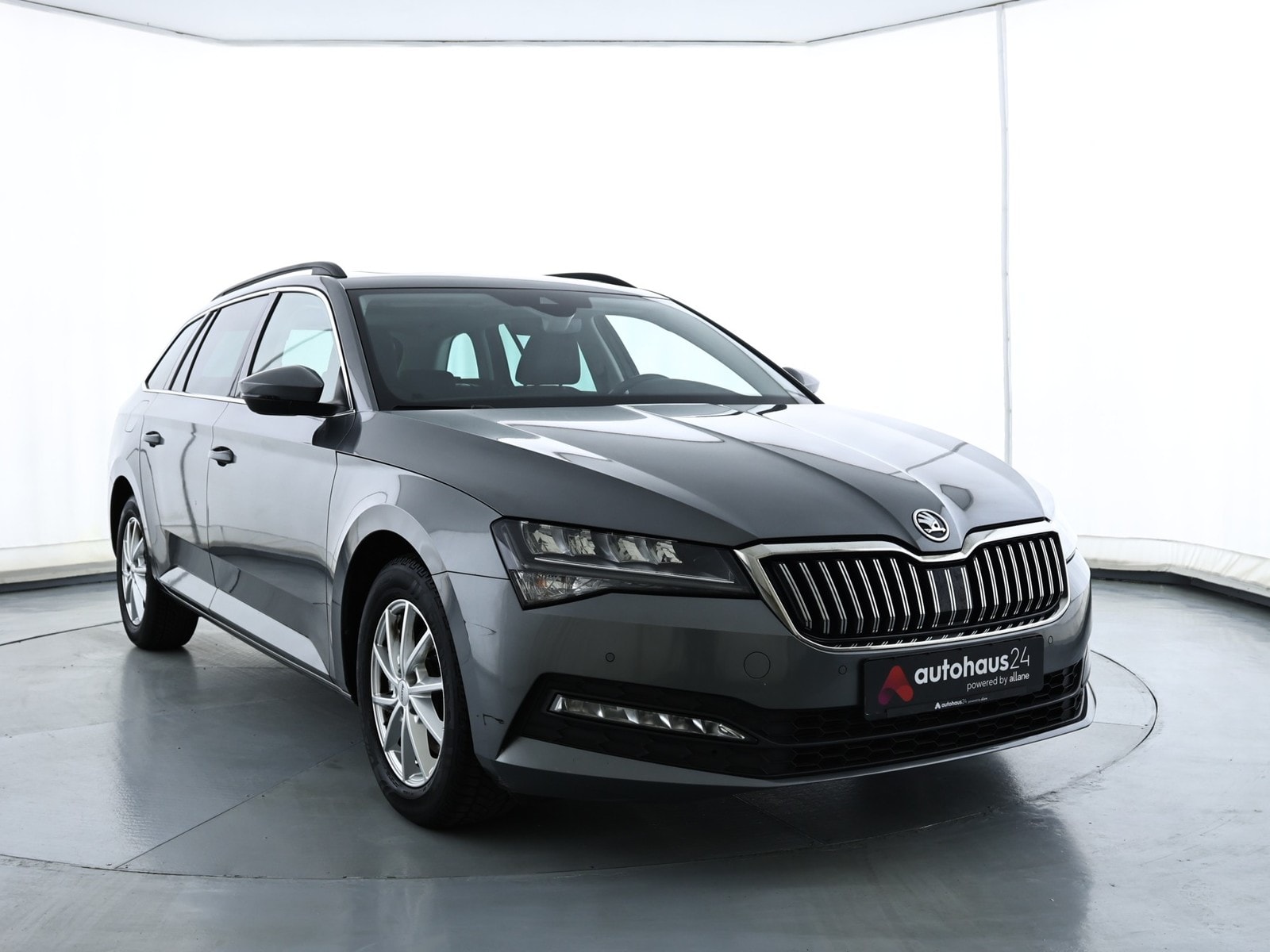 ŠKODA Superb Kombi SKODA Superb 2.0 TDI SCR DSG AMBITION Combi Kombi #1