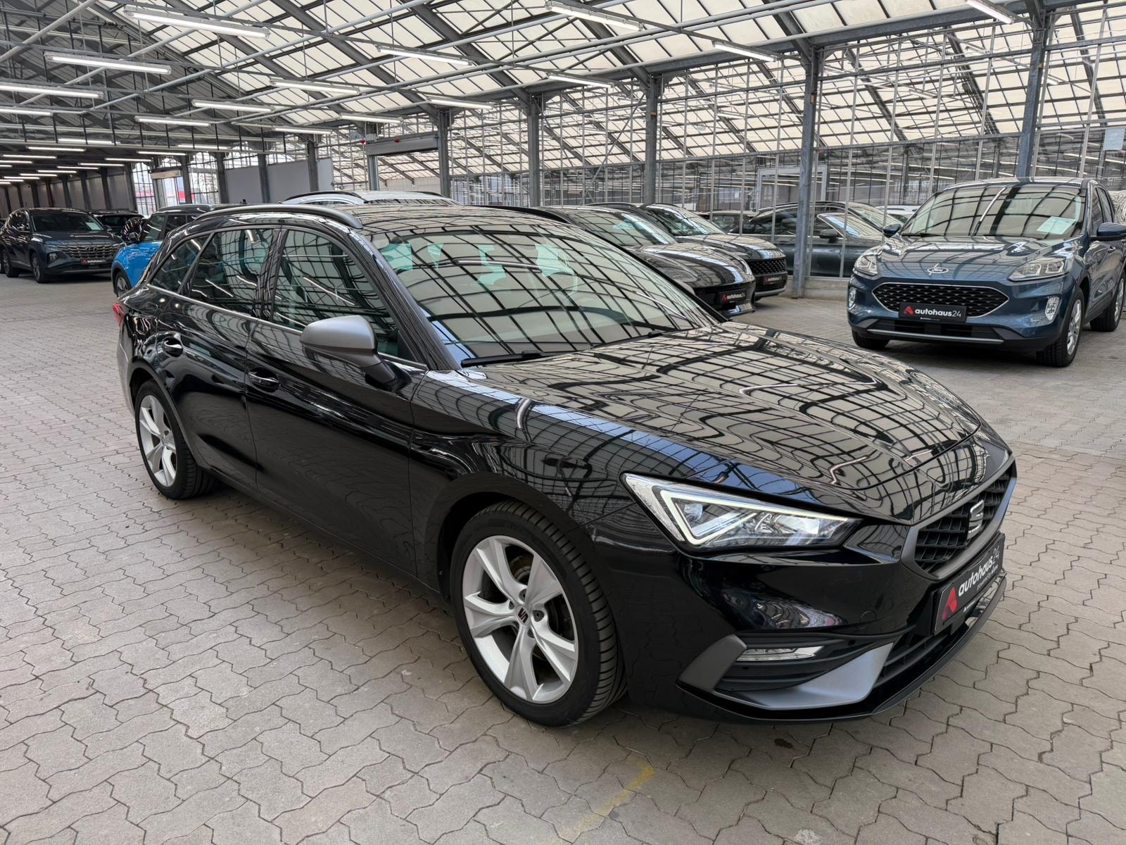 SEAT Leon Kombi SEAT Leon 2.0 TDI 110kW FR DSG Sportstourer Kombi #1