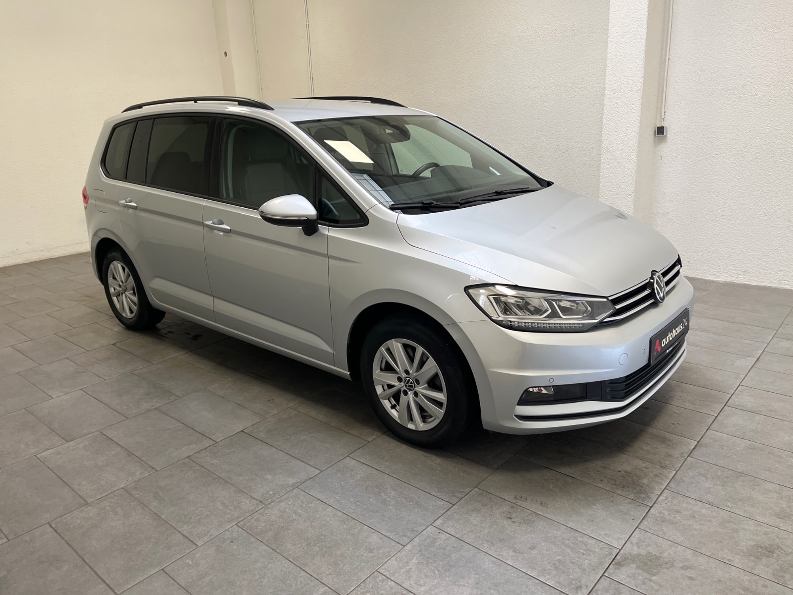 Volkswagen Touran Kleinbus / Van VOLKSWAGEN Touran 2.0 TDI SCR DSG Comfortline Kompaktvan #1