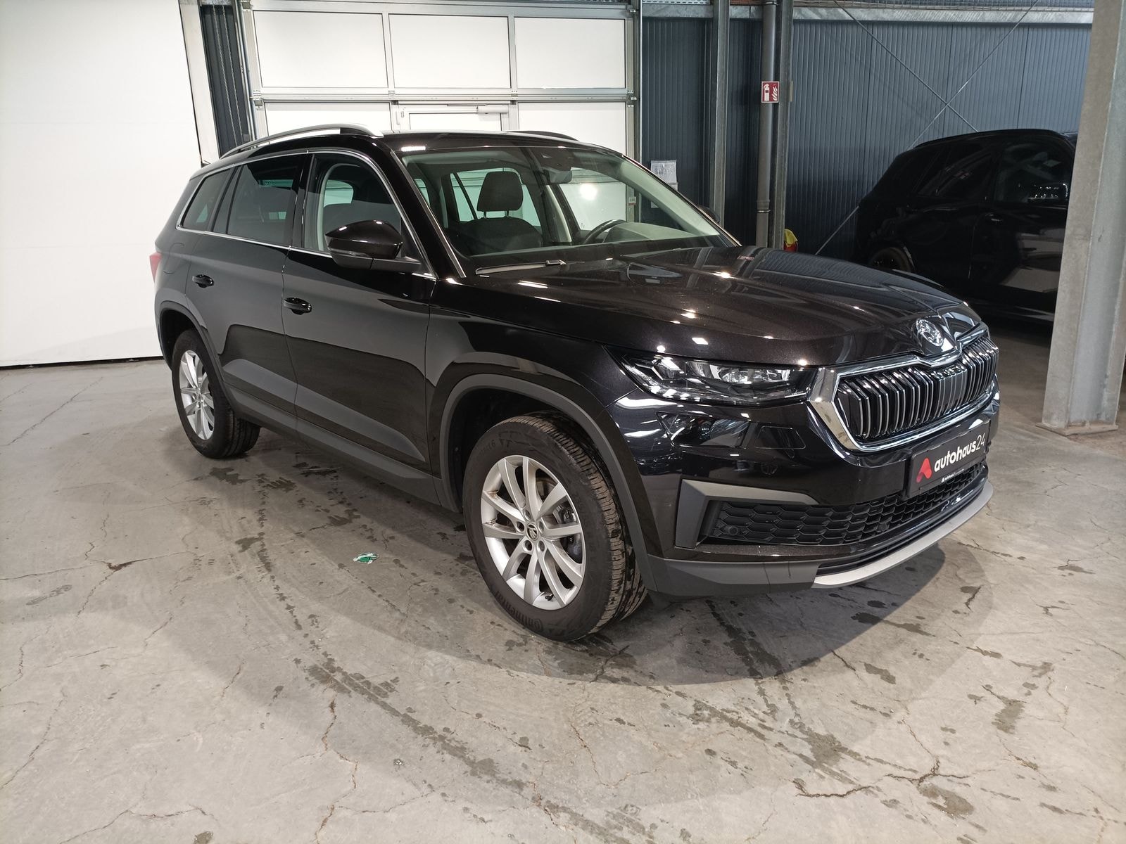 ŠKODA Kodiaq SUV / Crossover / Geländewagen SKODA Kodiaq 1.5 TSI ACT DSG STYLE Sports Utility Vehicle #1