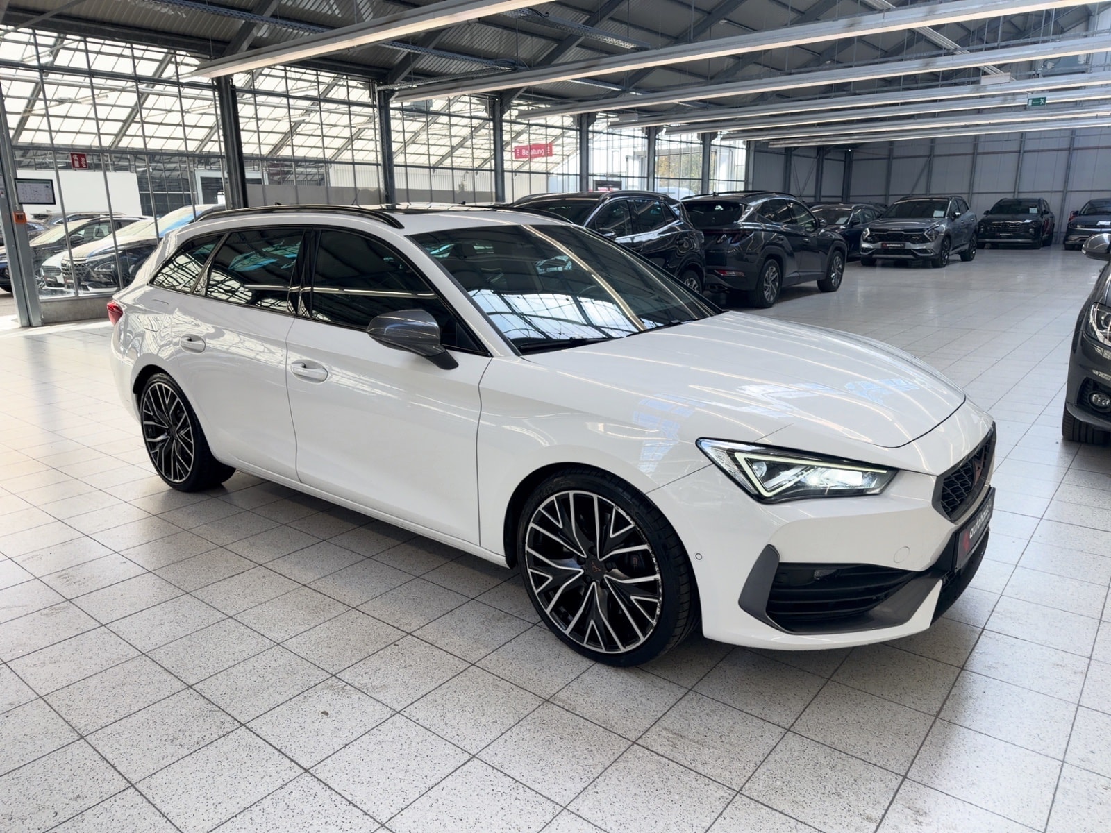 CUPRA Leon Kombi CUPRA Leon 2.0 TSI 228kW VZ 4Drive DSG Sportstourer Kombi #1
