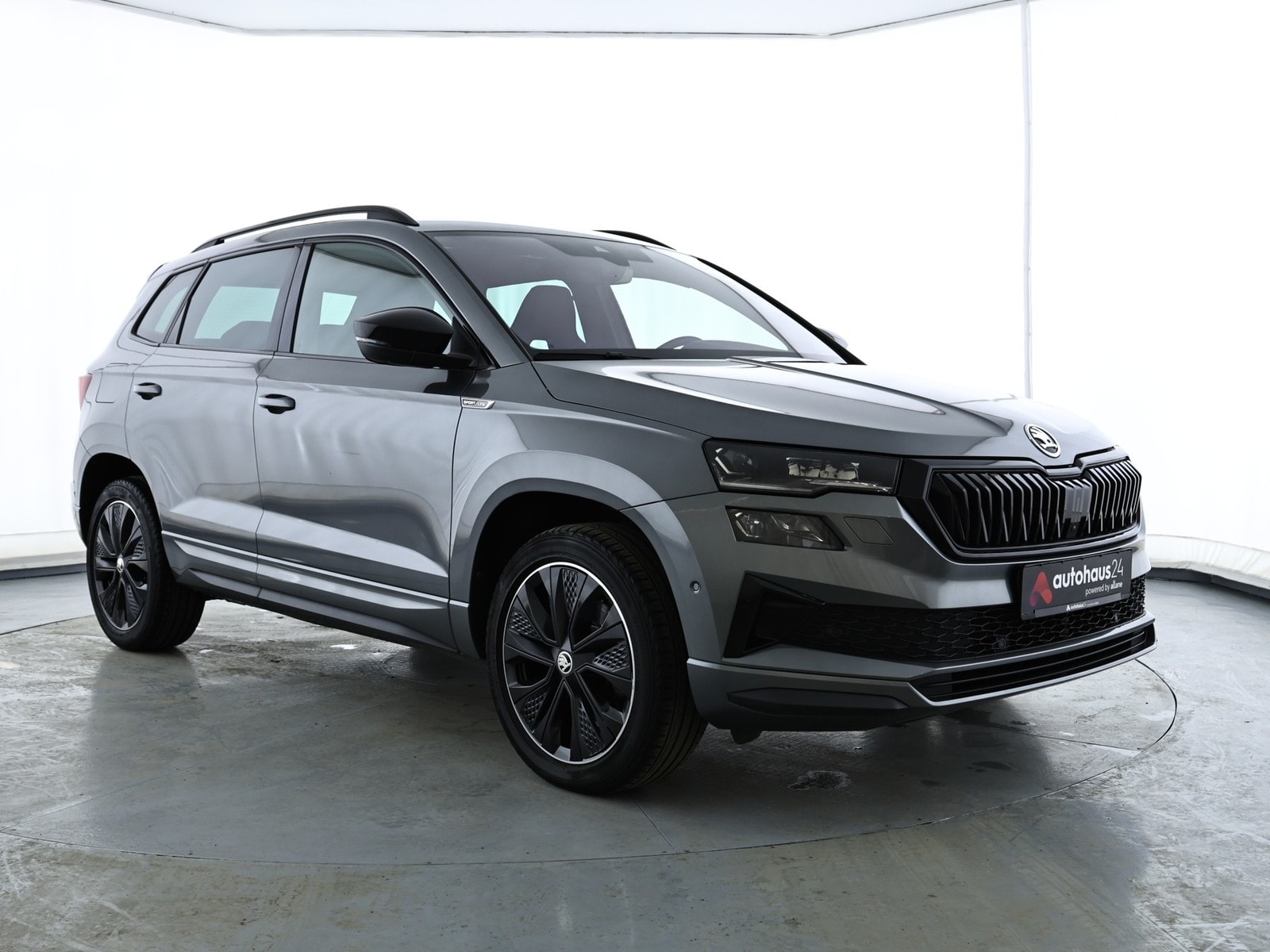 ŠKODA Karoq SUV / Crossover / Geländewagen SKODA Karoq 2.0l TDI SPORTLINE Sports Utility Vehicle #1