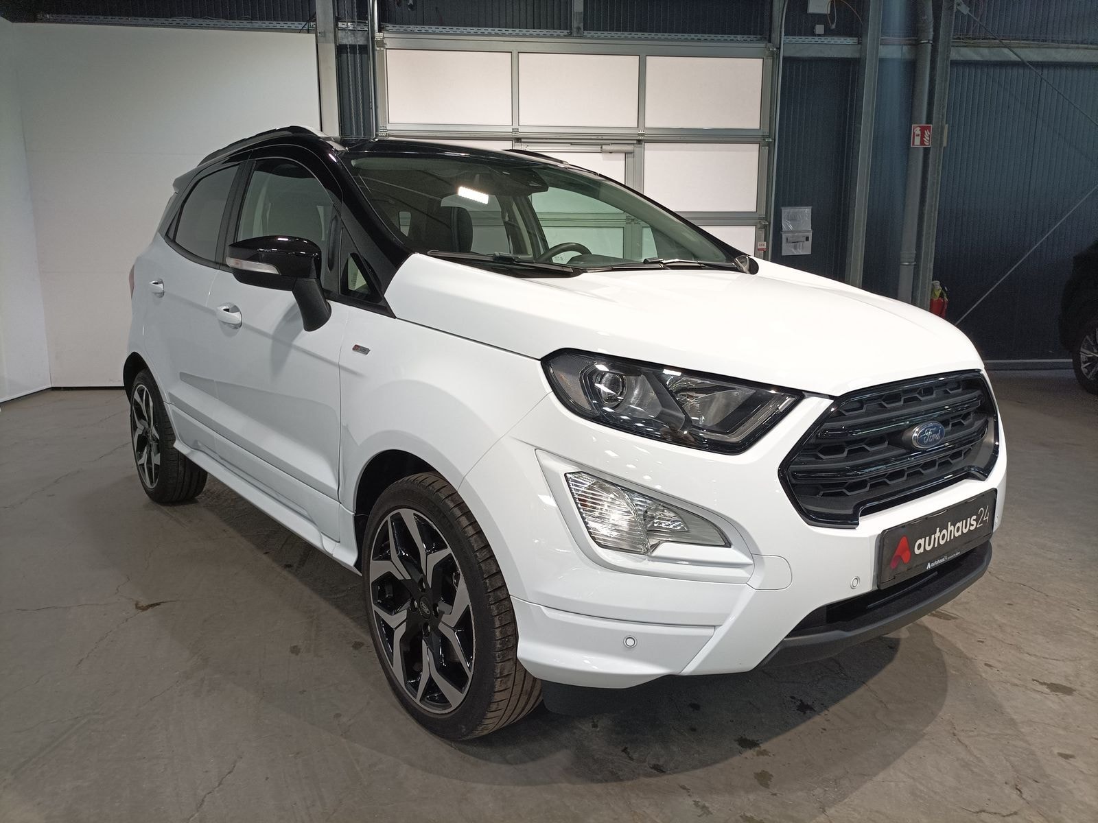 Ford EcoSport SUV / Crossover / Geländewagen FORD EcoSport 1,0 EcoBoost 92kW ST-Line Sports Utility Vehicle #1