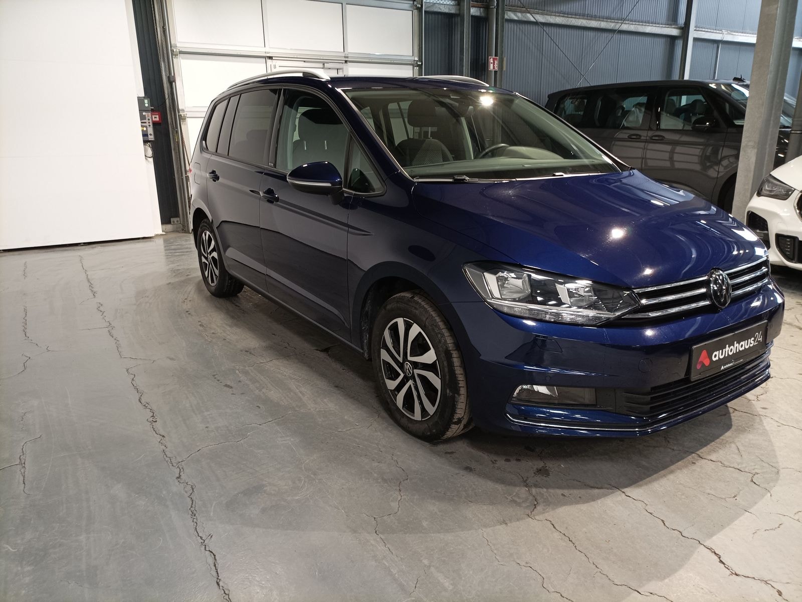 Volkswagen Touran Kleinbus / Van VOLKSWAGEN Touran 1.5 TSI OPF DSG ACTIVE Kompaktvan #1