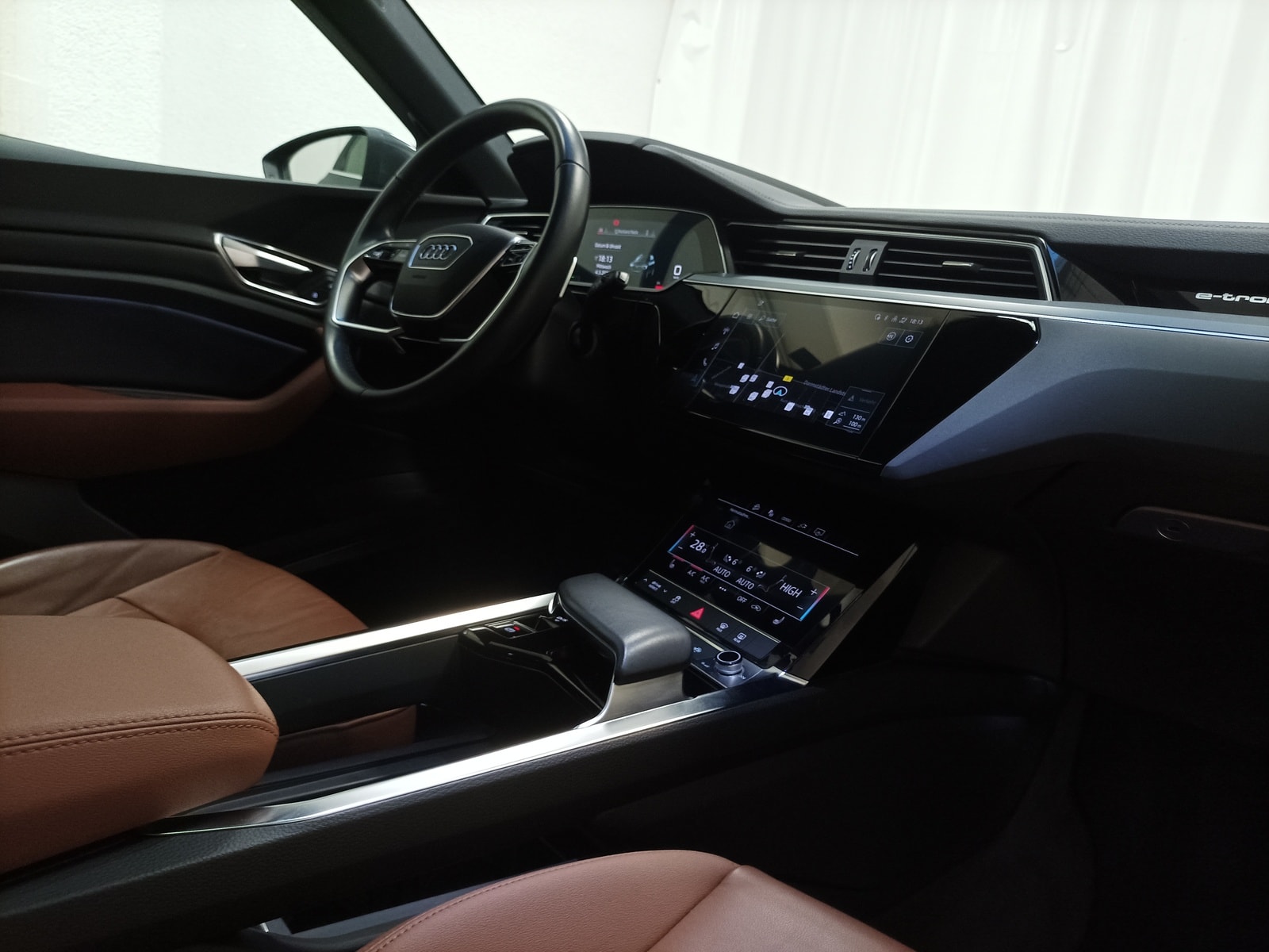 Audi e-tron SUV e-tron 55 quattro S line #13
