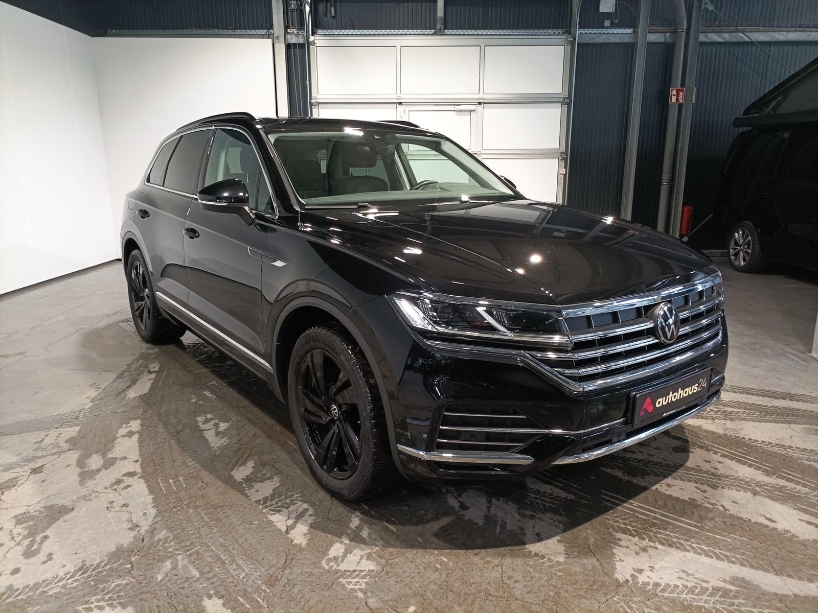 Volkswagen Touareg SUV / Crossover / Geländewagen VOLKSWAGEN Touareg 3.0 V6 TDI 210kW 4MOT Tiptr. Elegance Sports Utility Vehicle #1