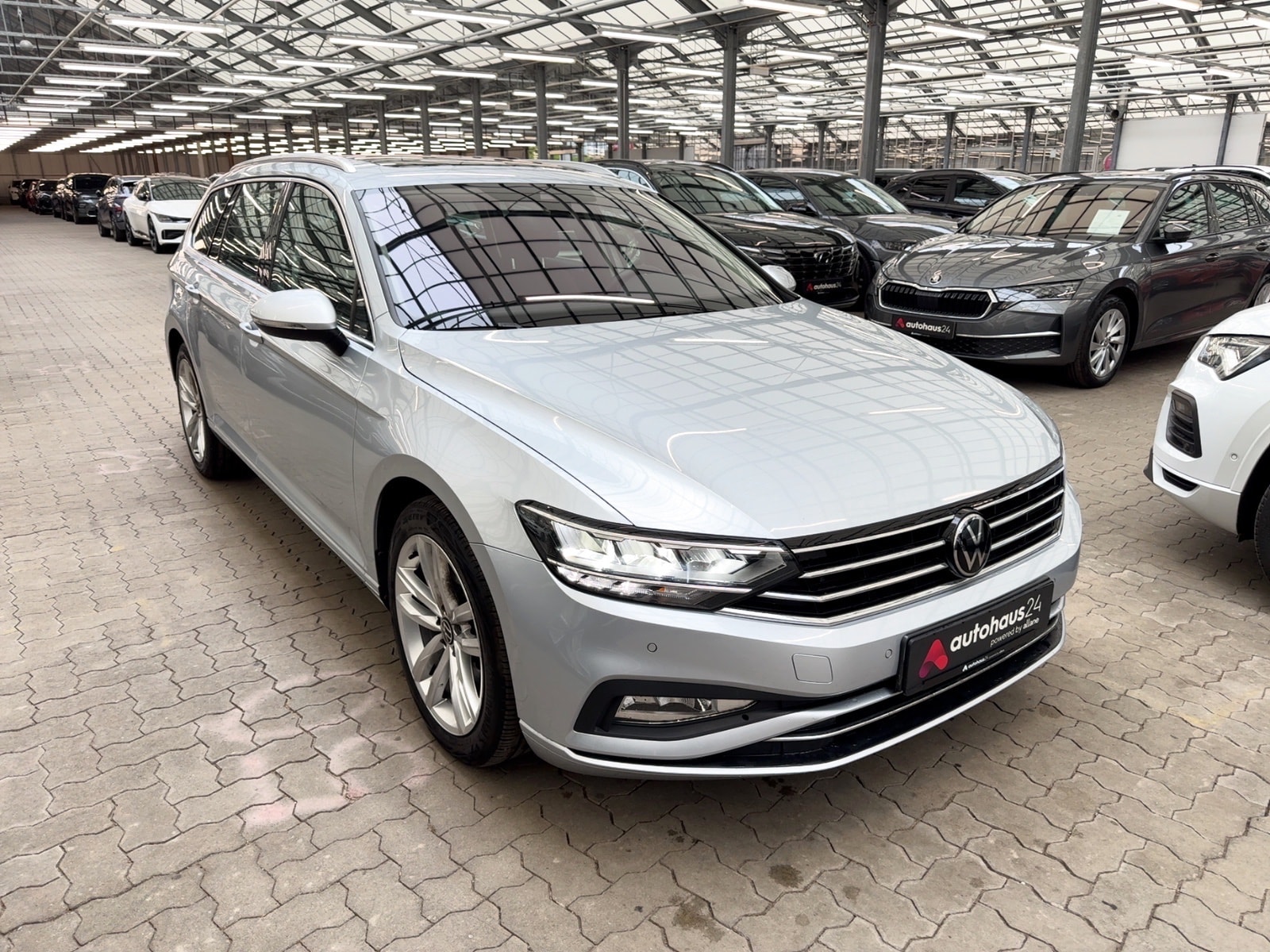 Volkswagen Passat Kombi VOLKSWAGEN Passat 2.0 TDI SCR DSG Business Variant Kombi #1