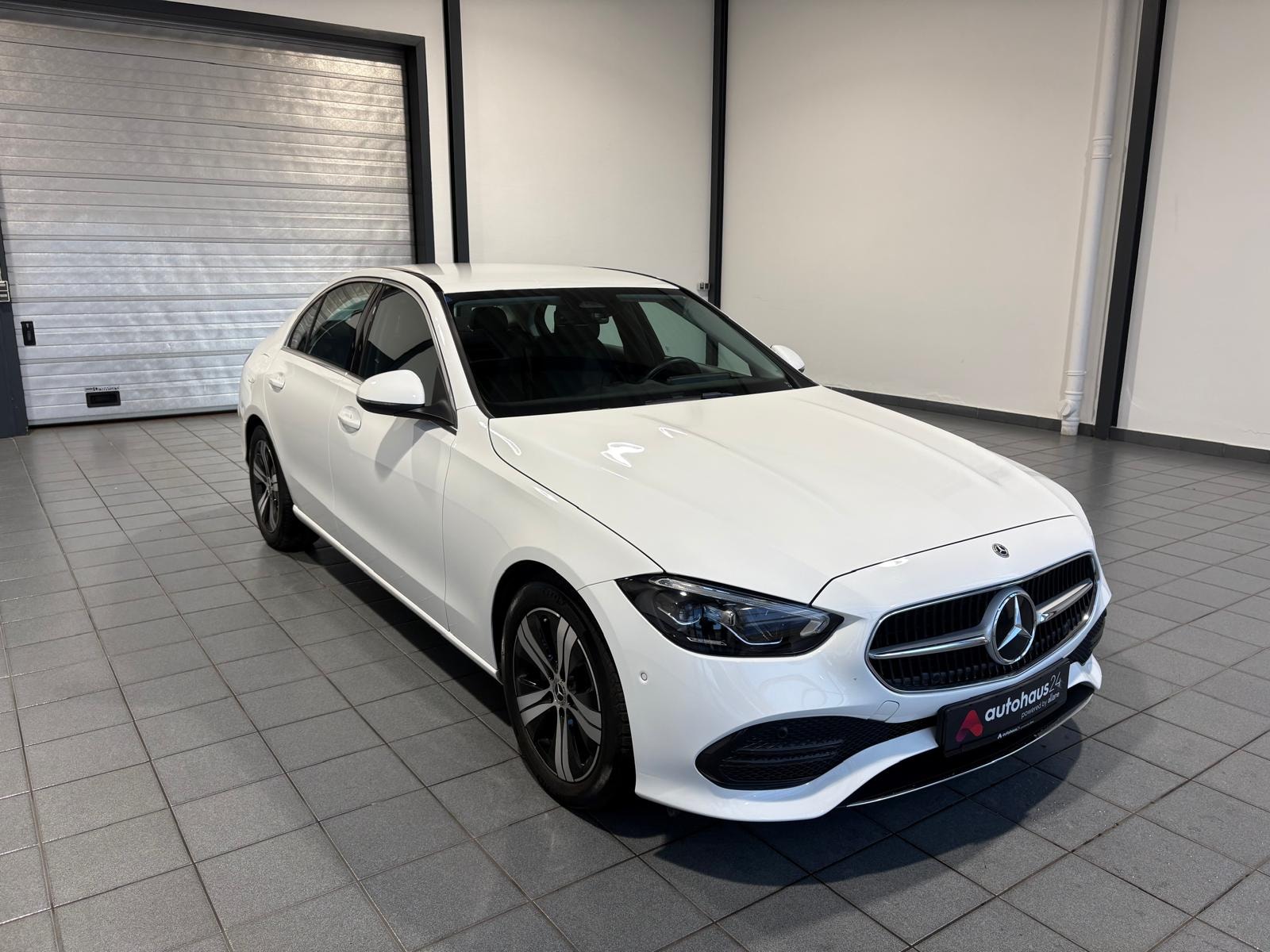 Mercedes-Benz C-Klasse Limousine MERCEDES C-Klasse C 180 Autom. Limousine #1