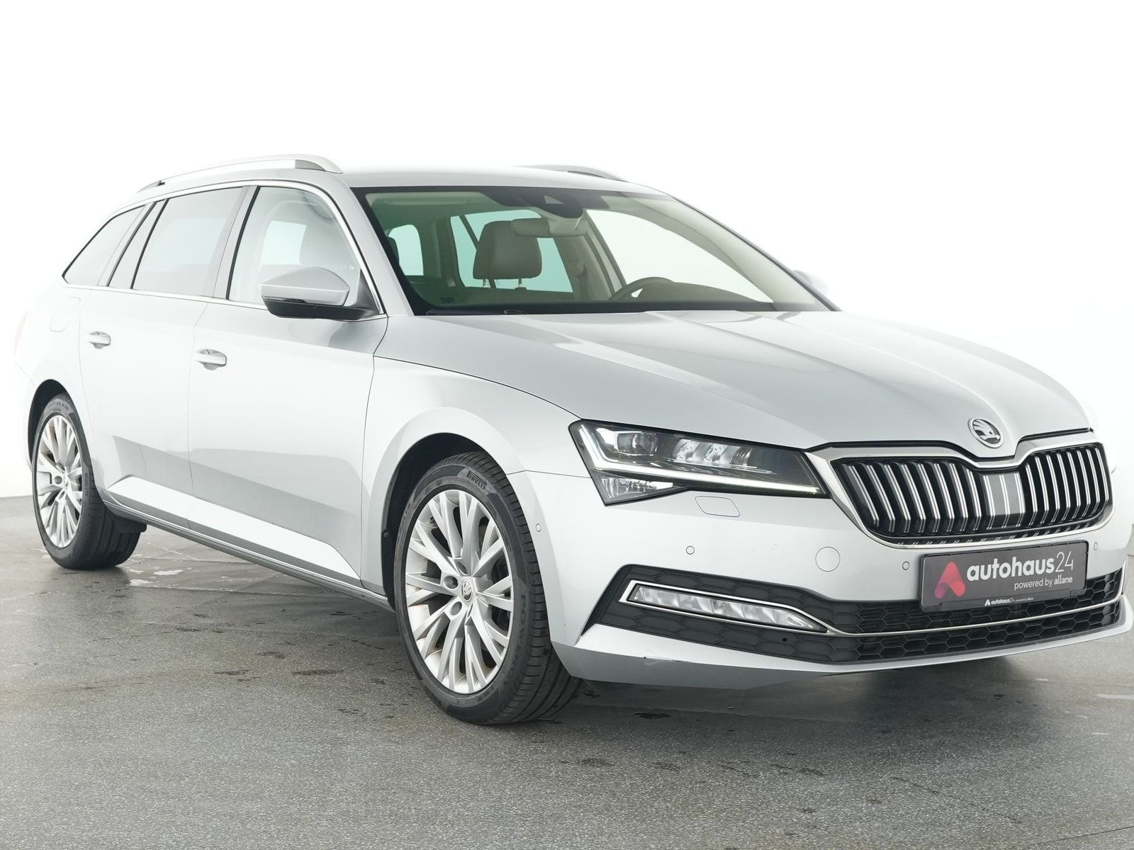 ŠKODA Superb Kombi SKODA Superb 2.0 TDI SCR DSG STYLE Combi Kombi #1