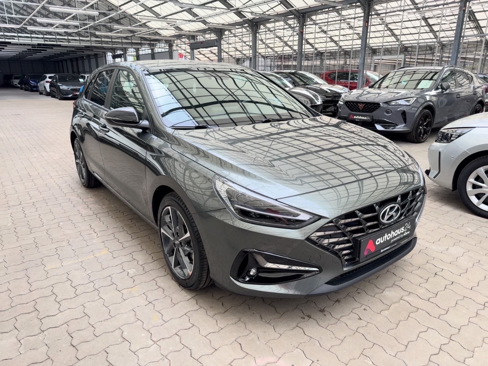Hyundai i30 Limousine HYUNDAI i30 1.0 T-GDI Hybrid Select Schräghecklimousine #1