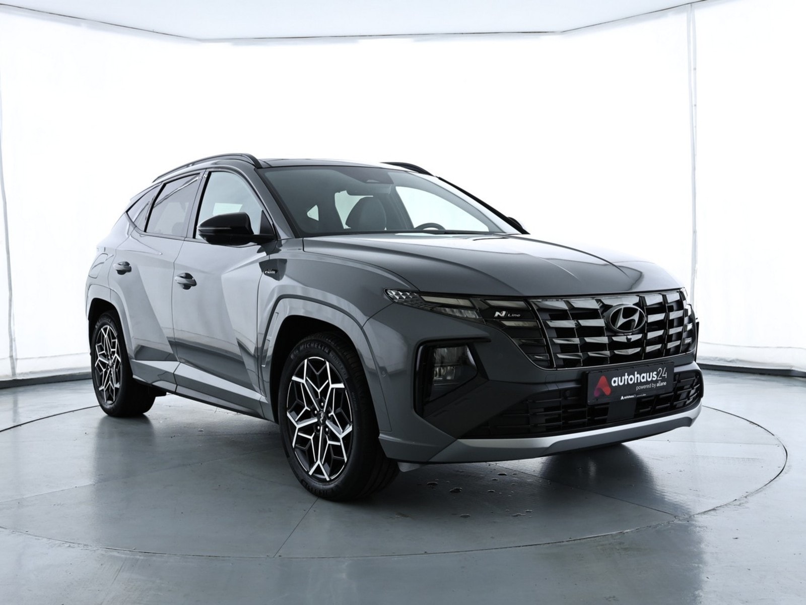 Hyundai Bayon SUV / Crossover / Geländewagen HYUNDAI Tucson 1.6 T-GDI Plug-in Hybrid 4WD Auto Sports Utility Vehicle #1